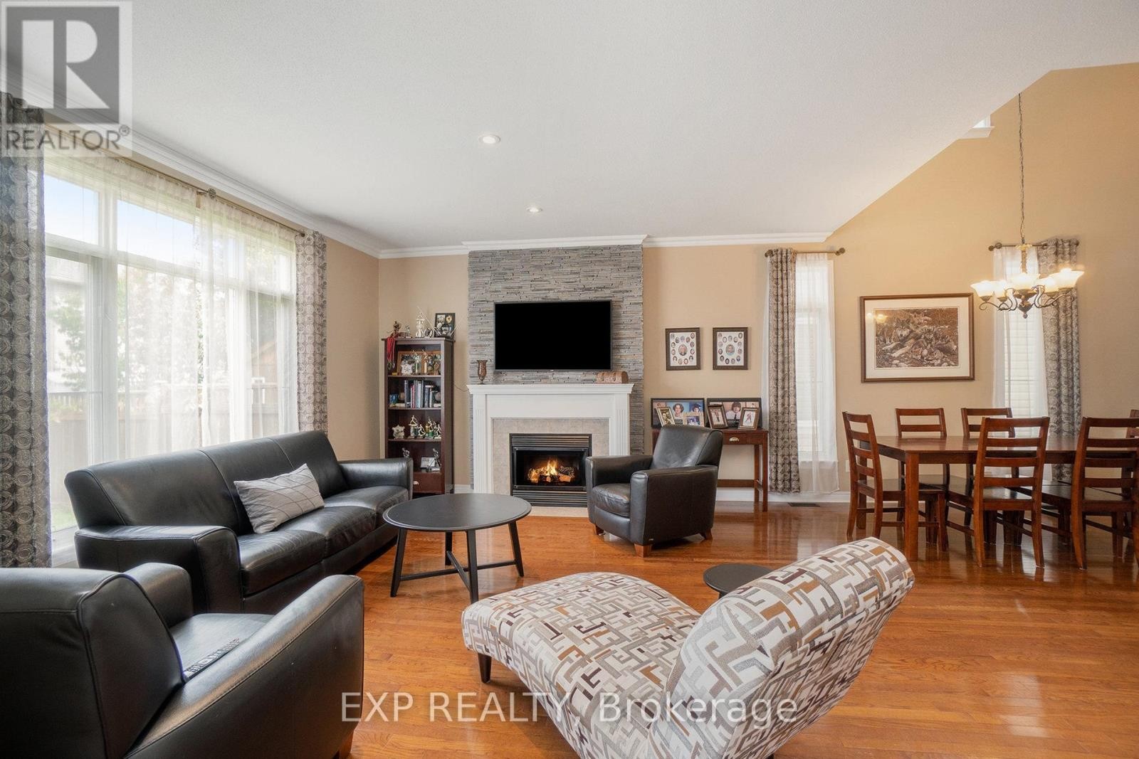 












15 ESCADE DRIVE

,
Ottawa,




Ontario
K2G6R9

