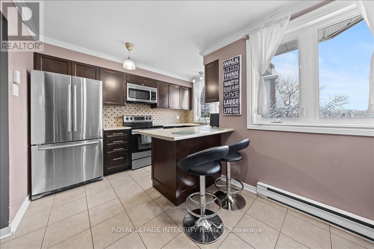 












223 BRISTON PRIVATE

,
Ottawa,




Ontario
K1G5R5

