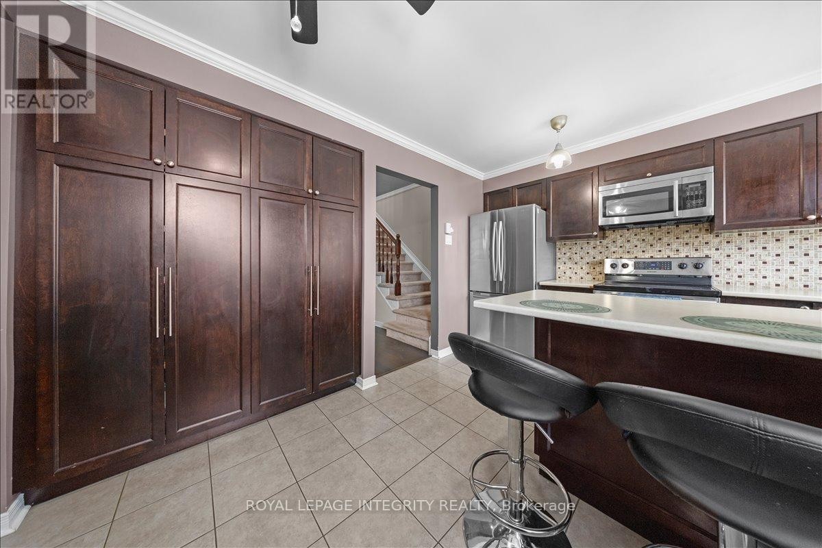 












223 BRISTON PRIVATE

,
Ottawa,




Ontario
K1G5R5

