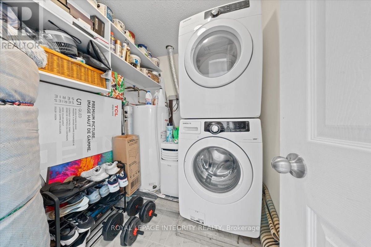 












223 BRISTON PRIVATE

,
Ottawa,




Ontario
K1G5R5

