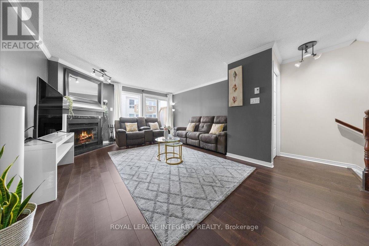 












223 BRISTON PRIVATE

,
Ottawa,




Ontario
K1G5R5

