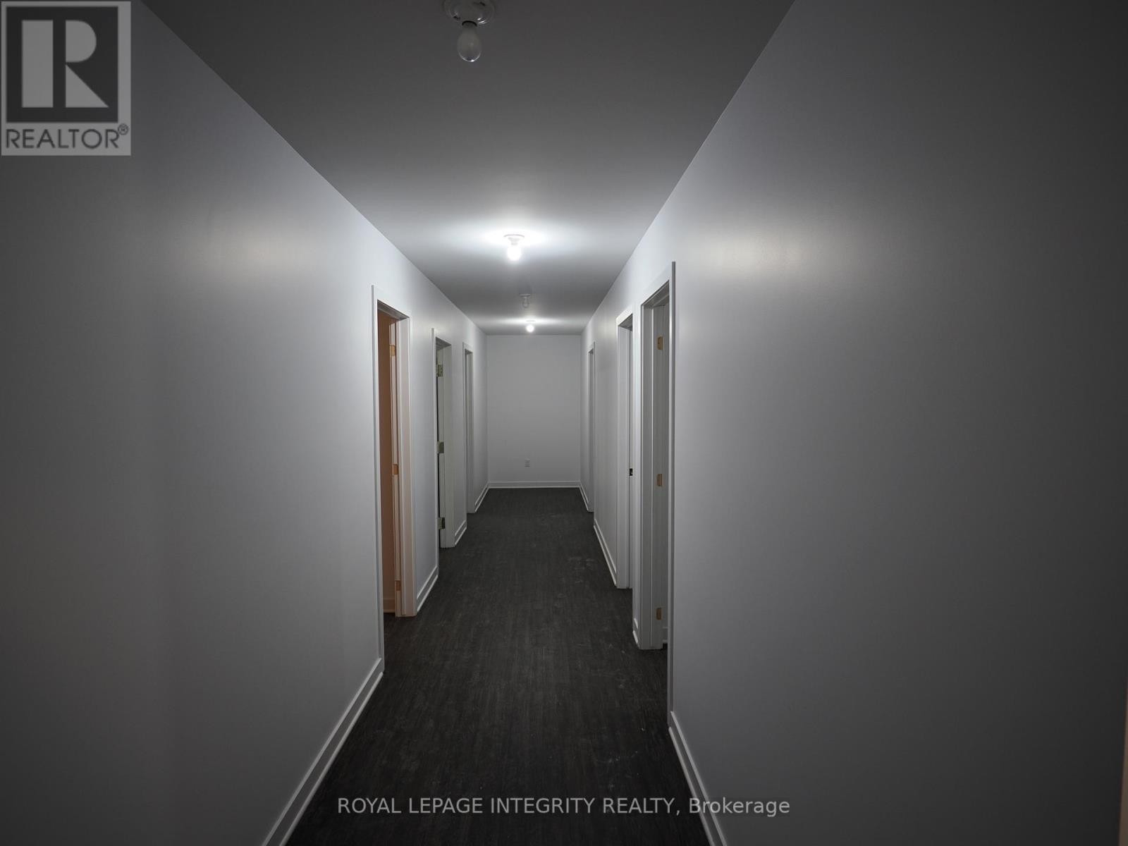 












10-11 - 2295 STEVENAGE DRIVE

,
Ottawa,




Ontario
K1G3W1

