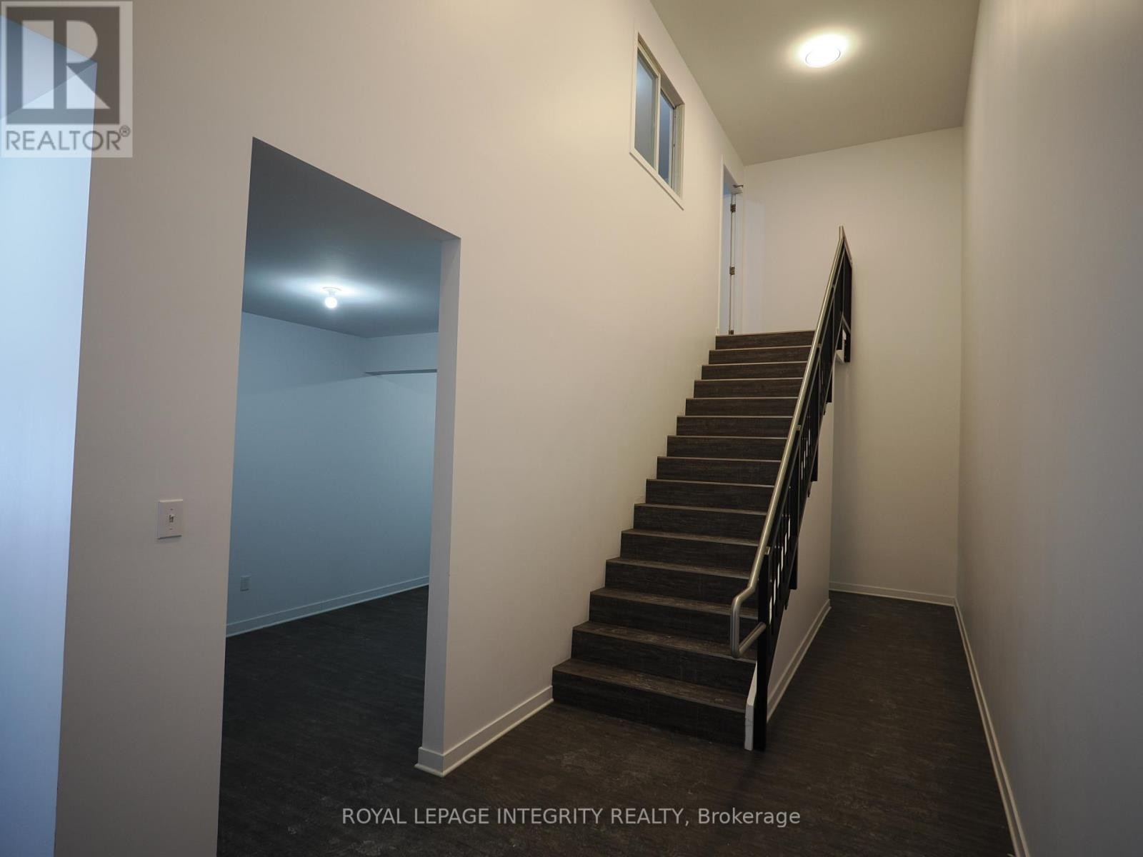 












10-11 - 2295 STEVENAGE DRIVE

,
Ottawa,




Ontario
K1G3W1

