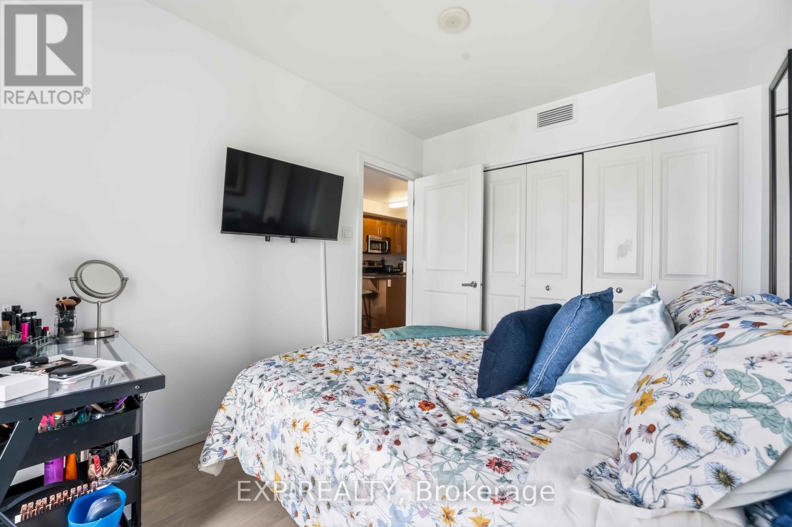 












1805 - 195 BESSERER STREET

,
Ottawa,




Ontario
K1N0B6

