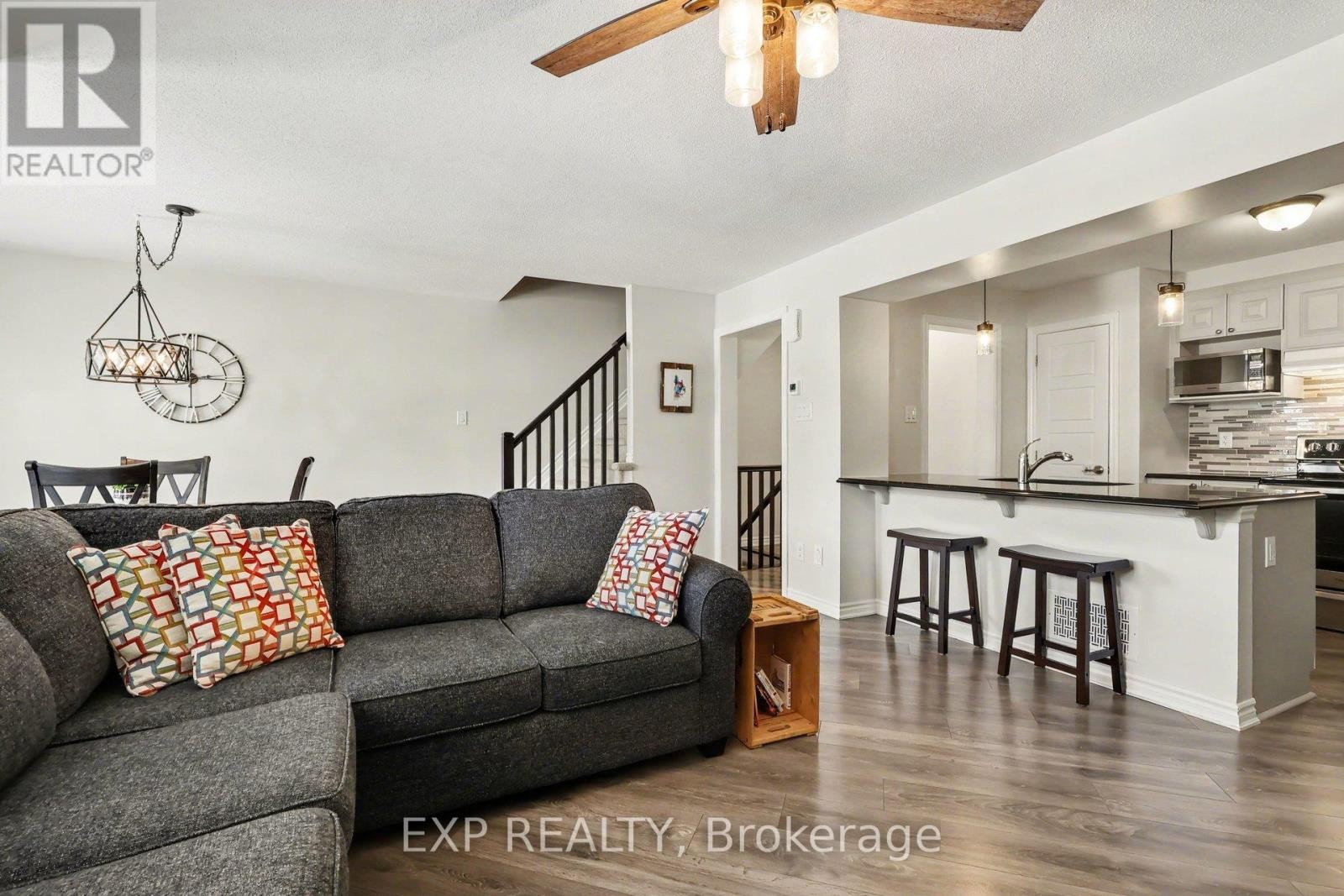 












421 GERARDIA LANE

,
Ottawa,




Ontario
K4A1C6

