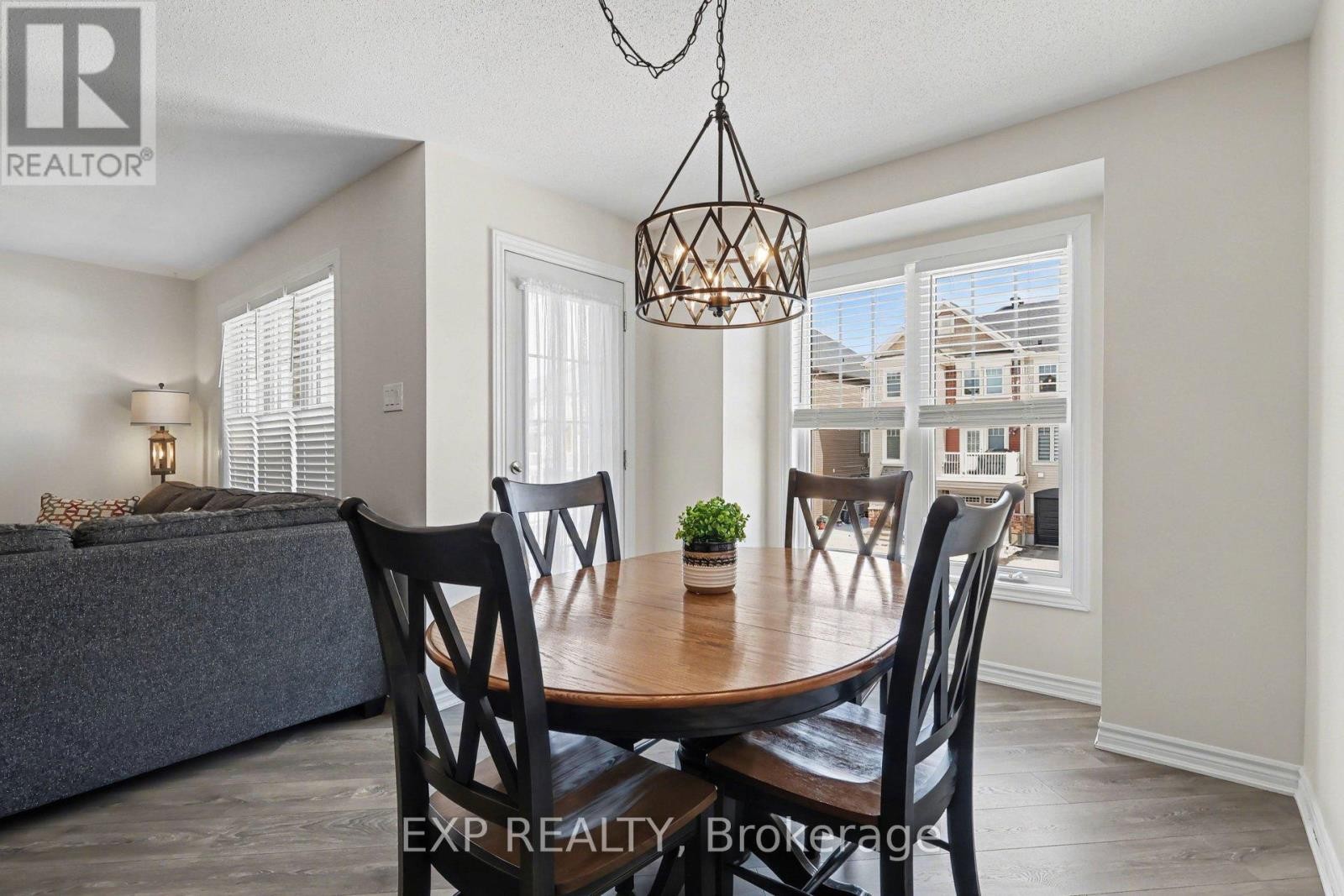 












421 GERARDIA LANE

,
Ottawa,




Ontario
K4A1C6

