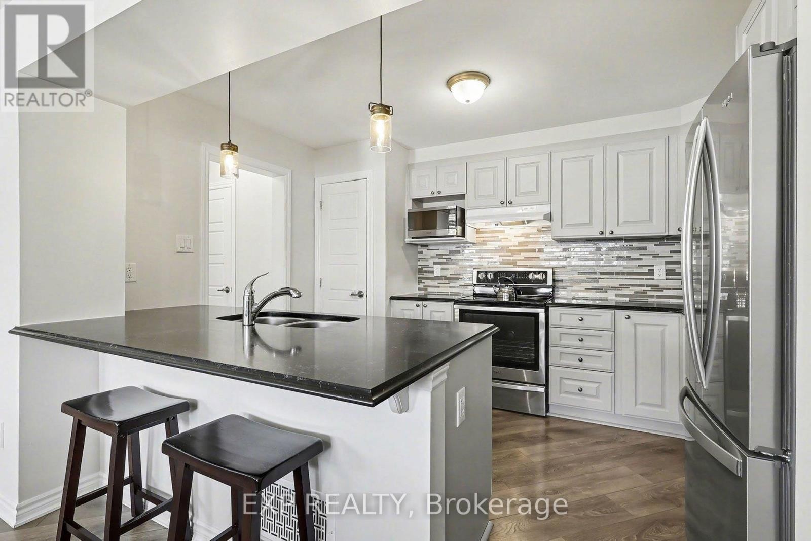 












421 GERARDIA LANE

,
Ottawa,




Ontario
K4A1C6

