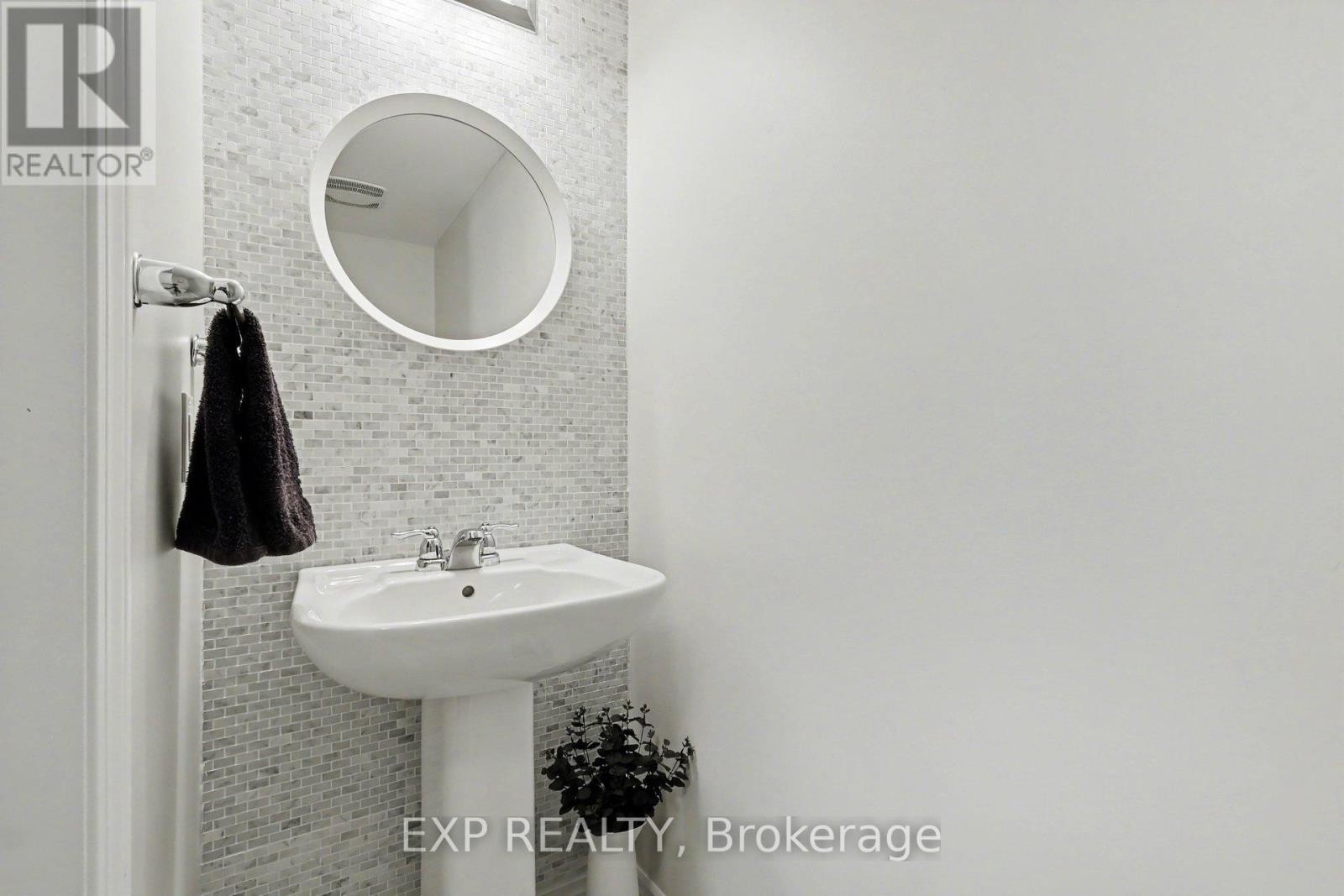 












421 GERARDIA LANE

,
Ottawa,




Ontario
K4A1C6

