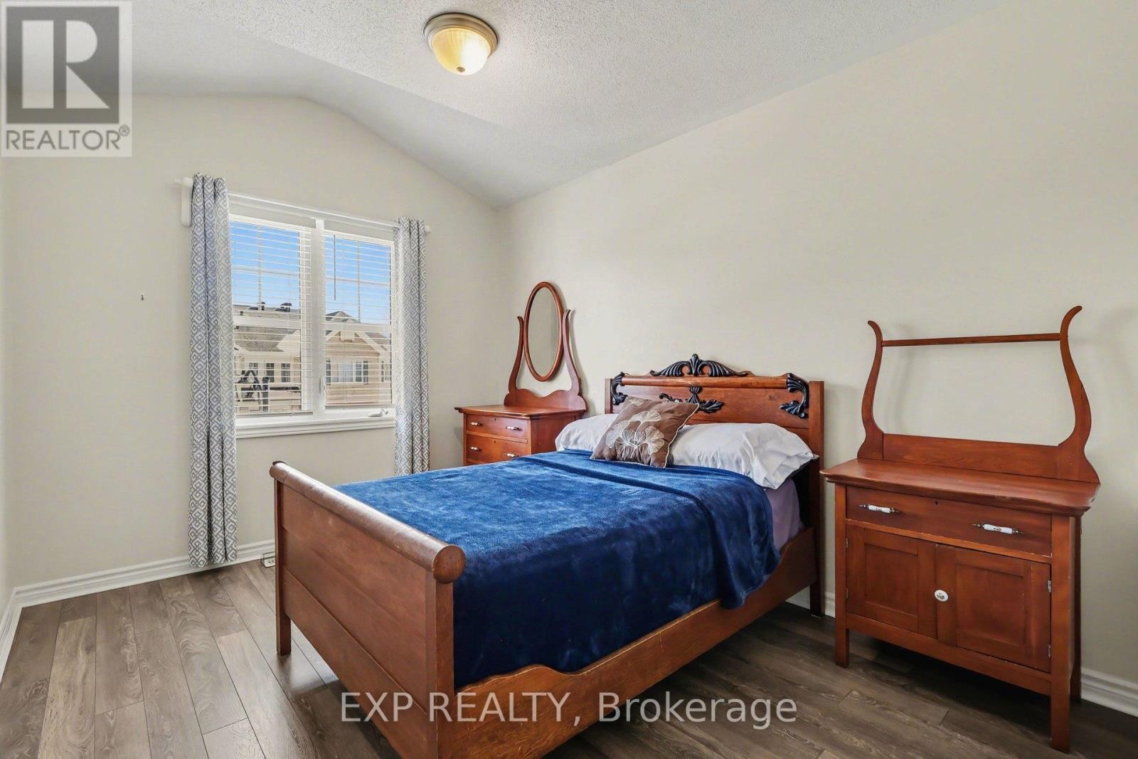 












421 GERARDIA LANE

,
Ottawa,




Ontario
K4A1C6

