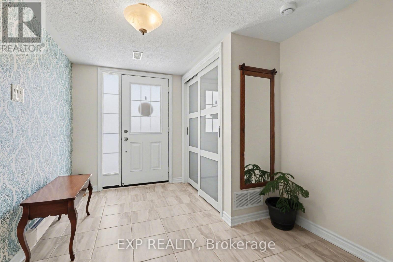 












421 GERARDIA LANE

,
Ottawa,




Ontario
K4A1C6

