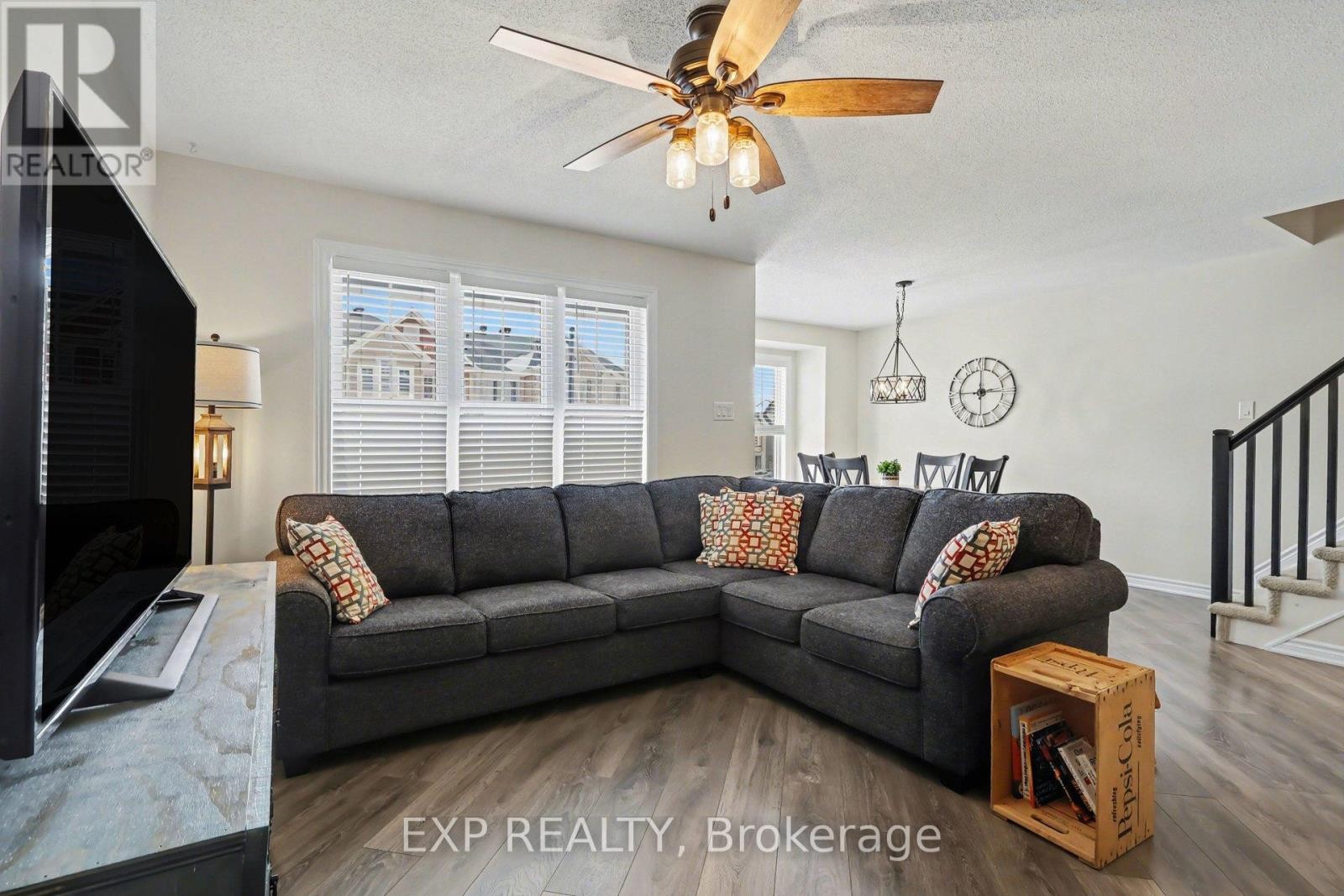 












421 GERARDIA LANE

,
Ottawa,




Ontario
K4A1C6

