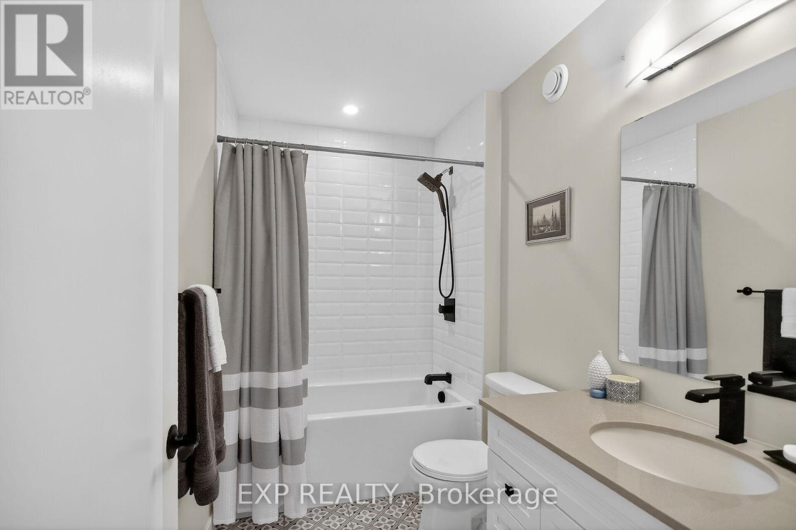 












169 BRISTOL CRESCENT

,
North Grenville,




Ontario
K0G1J0

