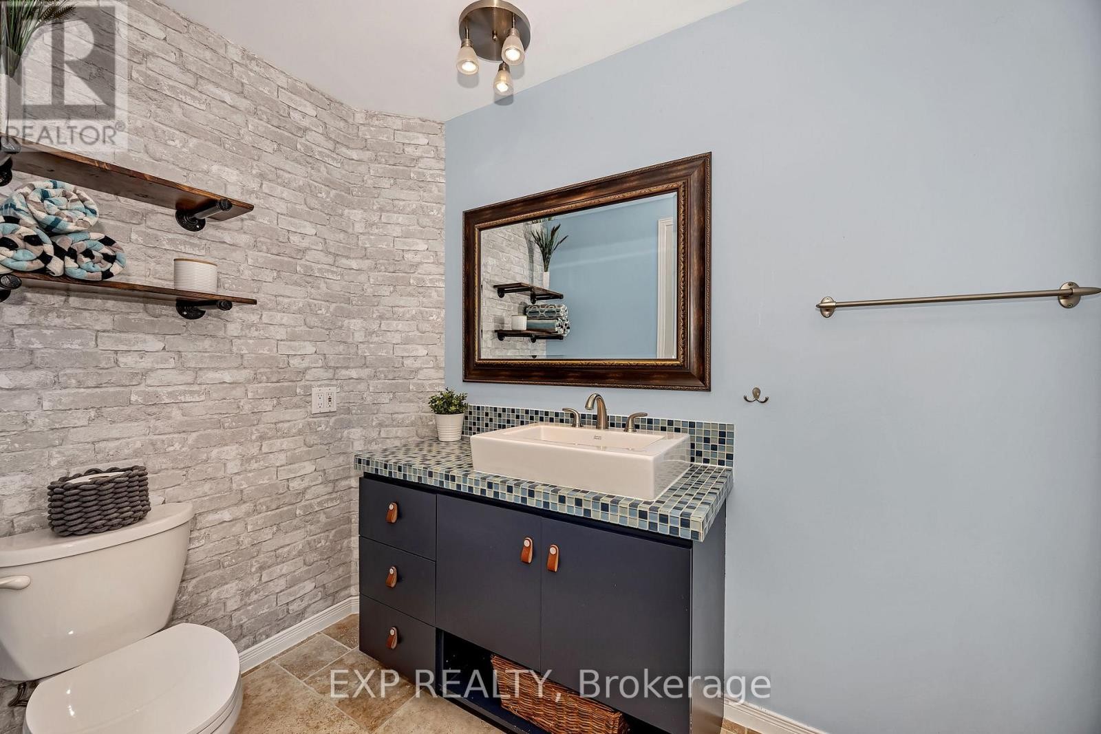 












806 LAVAL STREET

,
Casselman,




Ontario
K0A1M0

