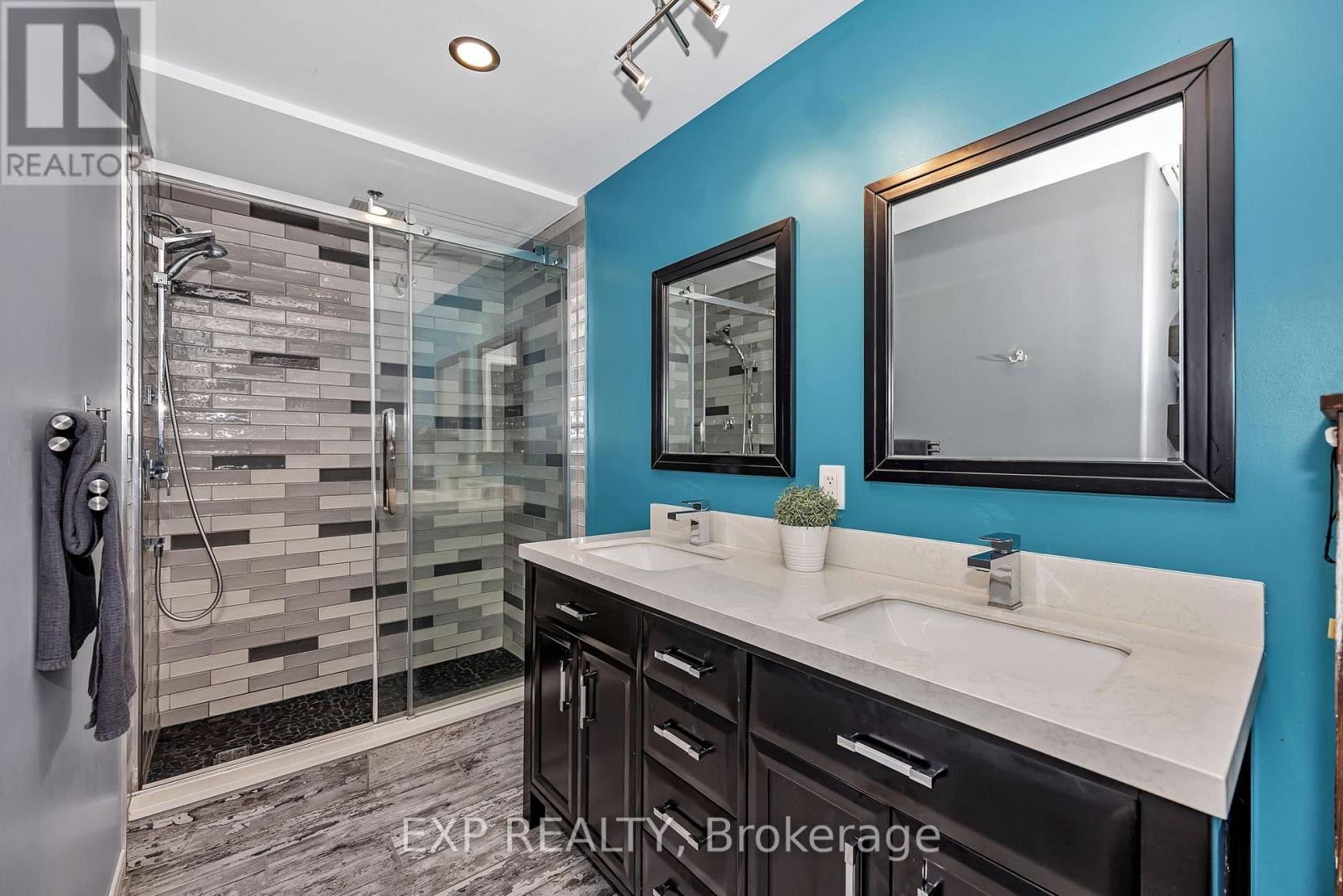 












806 LAVAL STREET

,
Casselman,




Ontario
K0A1M0

