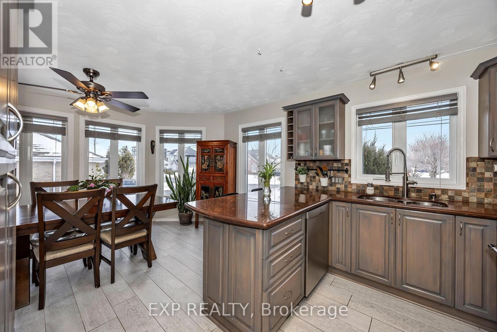 












806 LAVAL STREET

,
Casselman,




Ontario
K0A1M0

