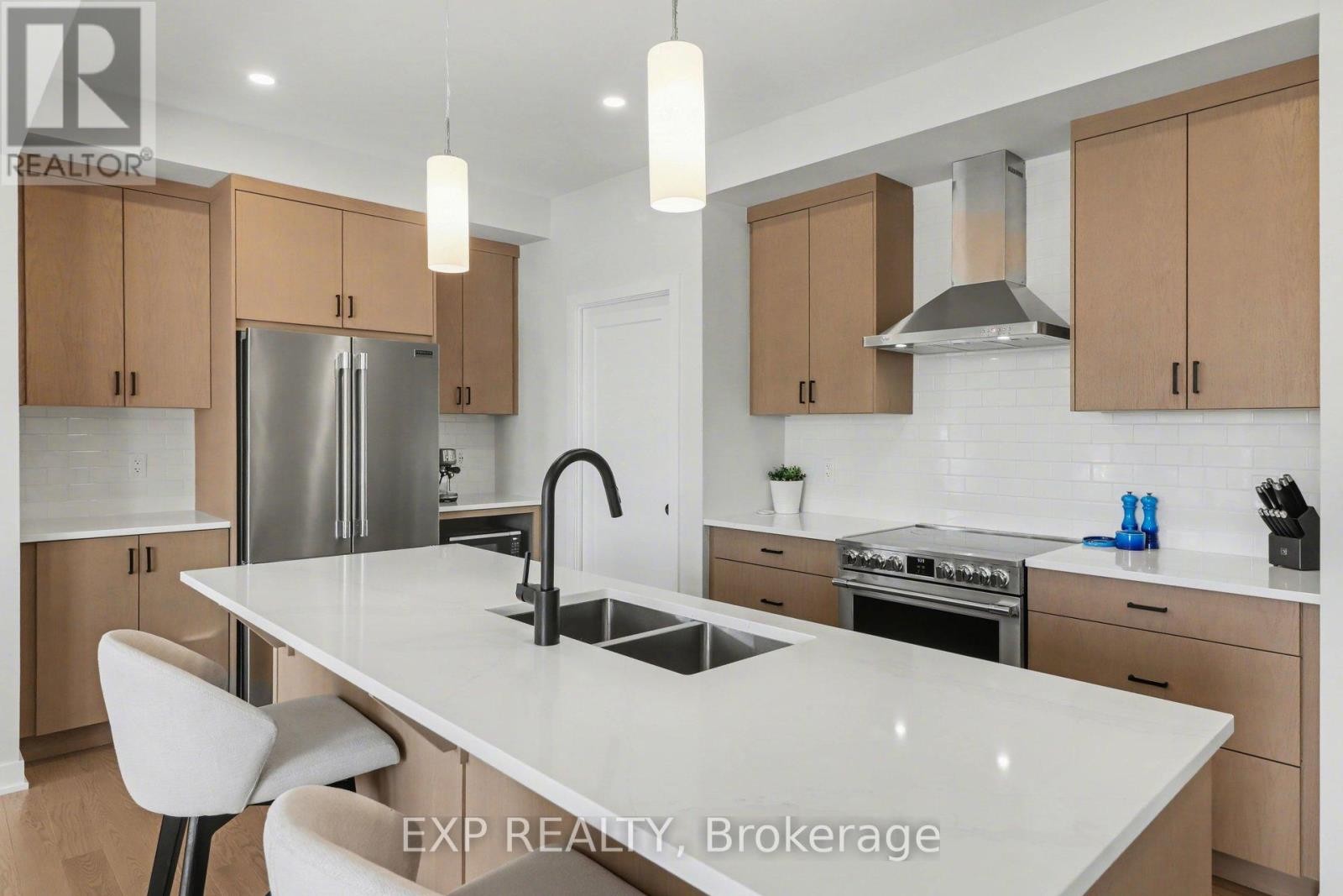 












540 MONTJAY ROAD

,
Ottawa,




Ontario
K4A5R2

