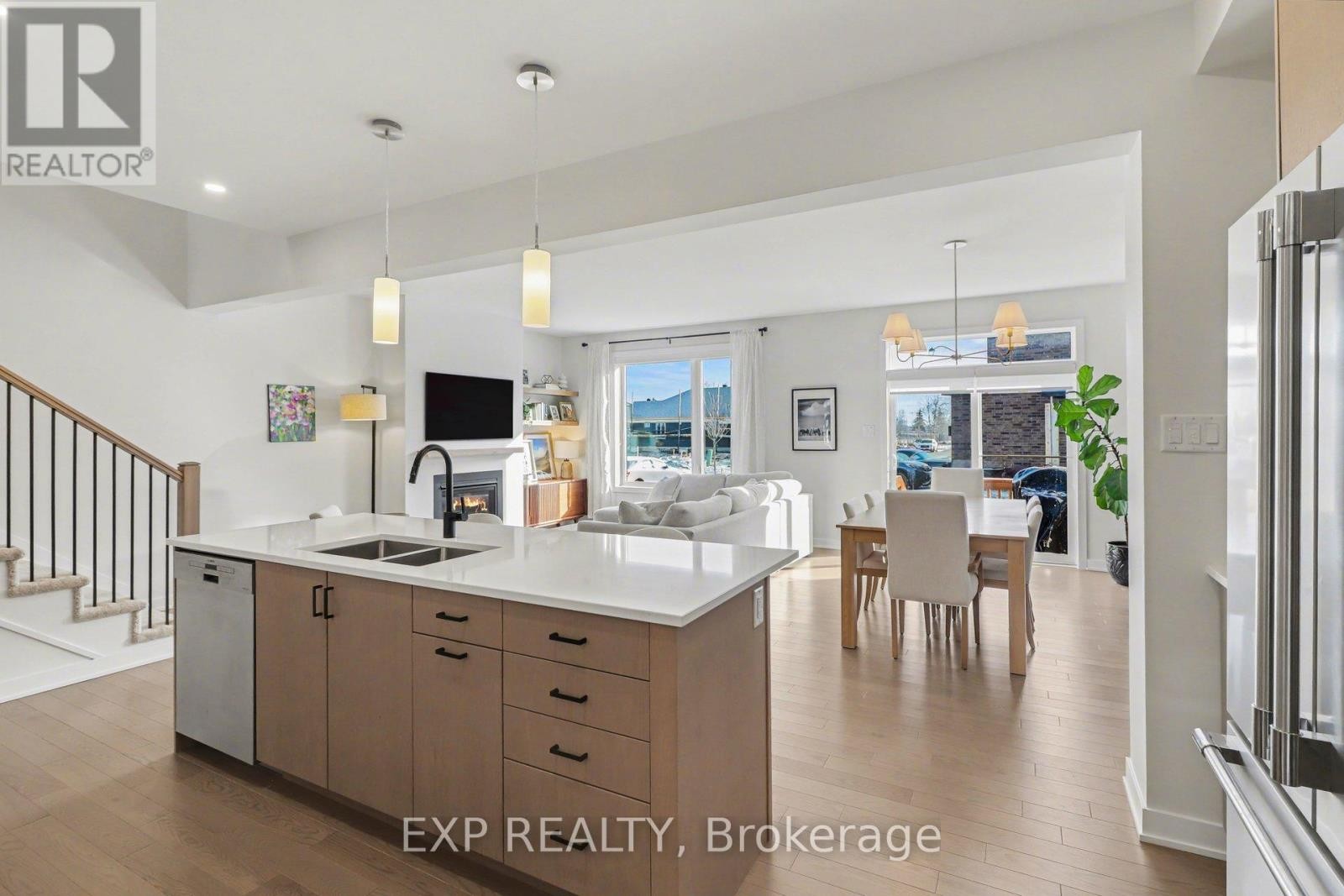 












540 MONTJAY ROAD

,
Ottawa,




Ontario
K4A5R2

