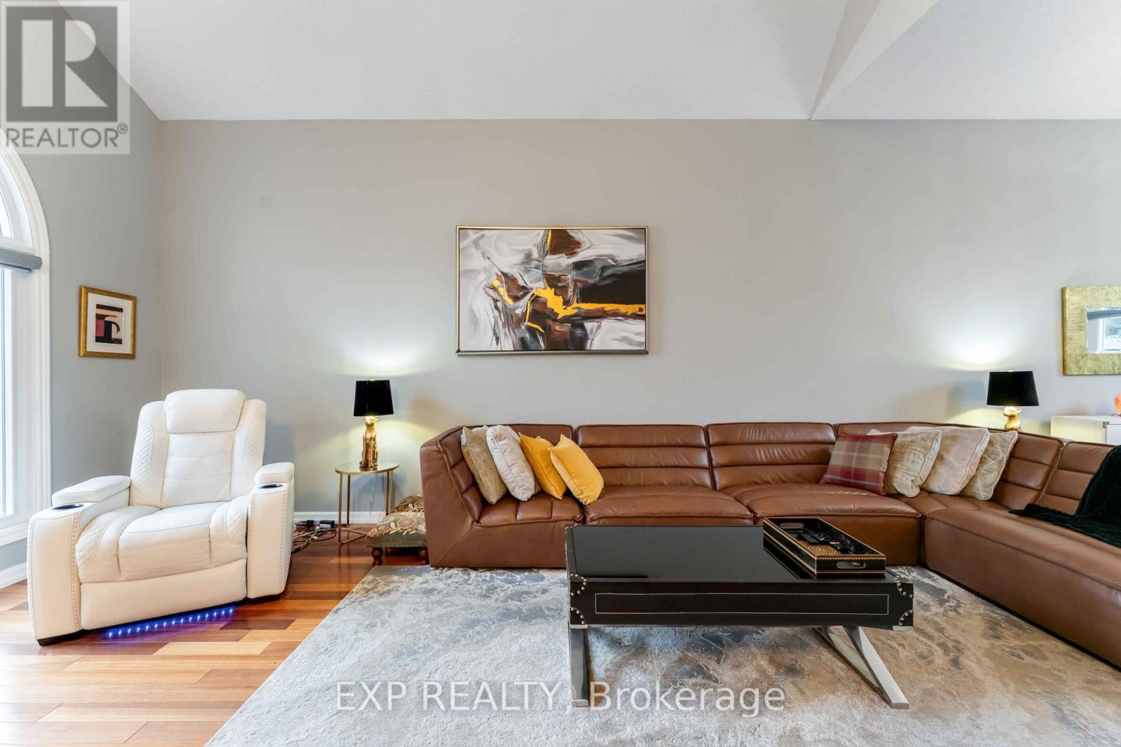 












3 NAKOTA WAY

,
Ottawa,




Ontario
K2J4E9

