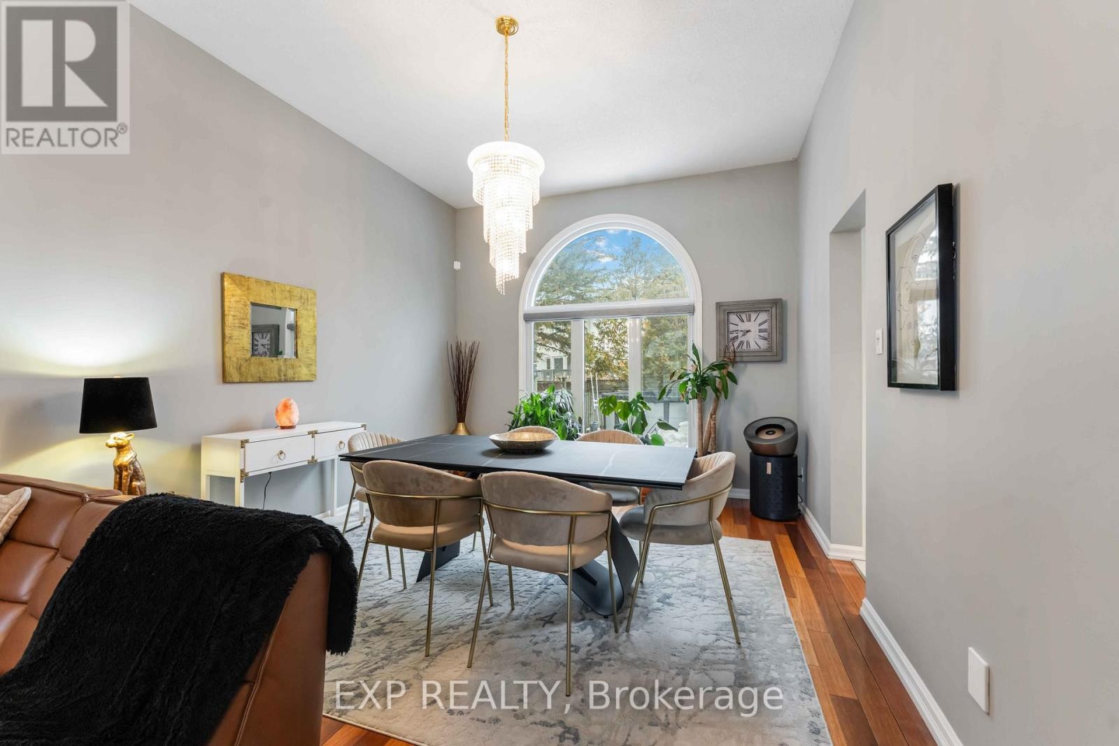 












3 NAKOTA WAY

,
Ottawa,




Ontario
K2J4E9

