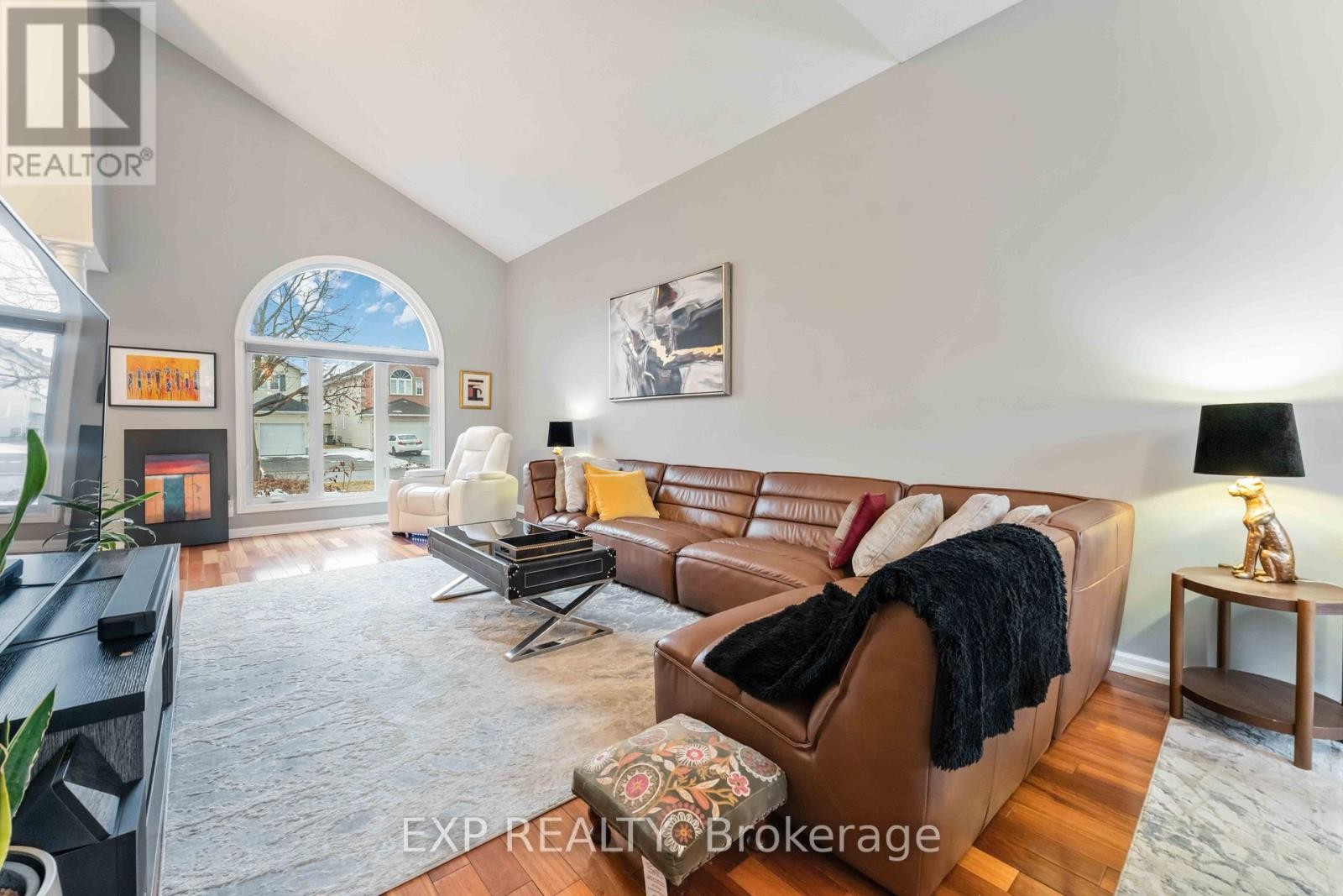 












3 NAKOTA WAY

,
Ottawa,




Ontario
K2J4E9

