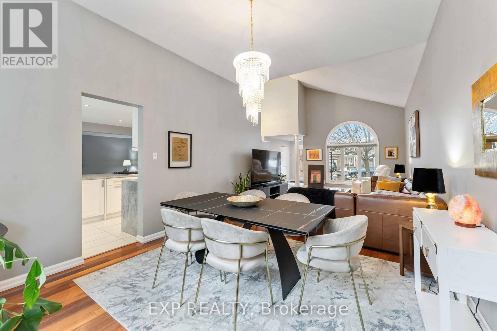 












3 NAKOTA WAY

,
Ottawa,




Ontario
K2J4E9

