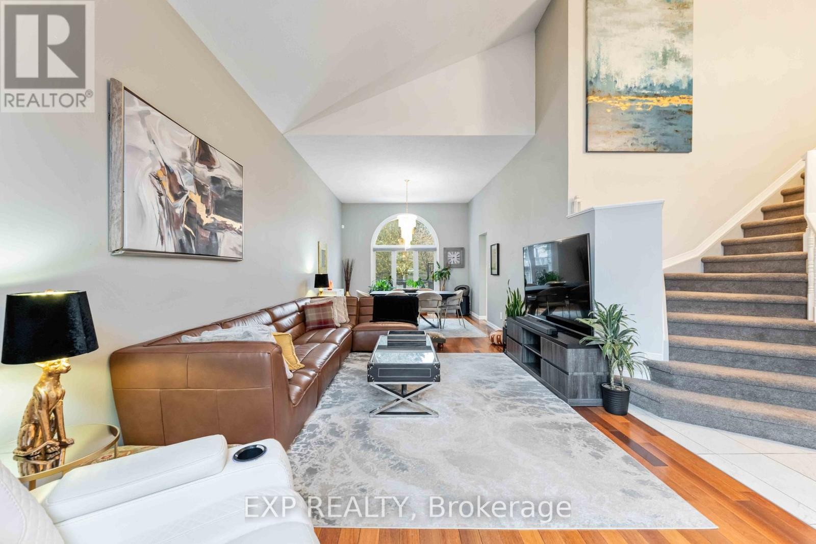 












3 NAKOTA WAY

,
Ottawa,




Ontario
K2J4E9

