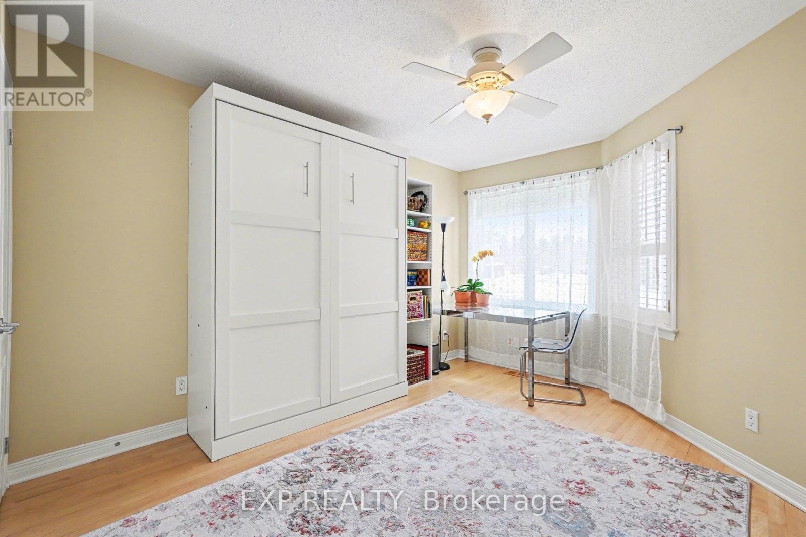 












41 BUNTING LANE

,
Ottawa,




Ontario
K2M2P7

