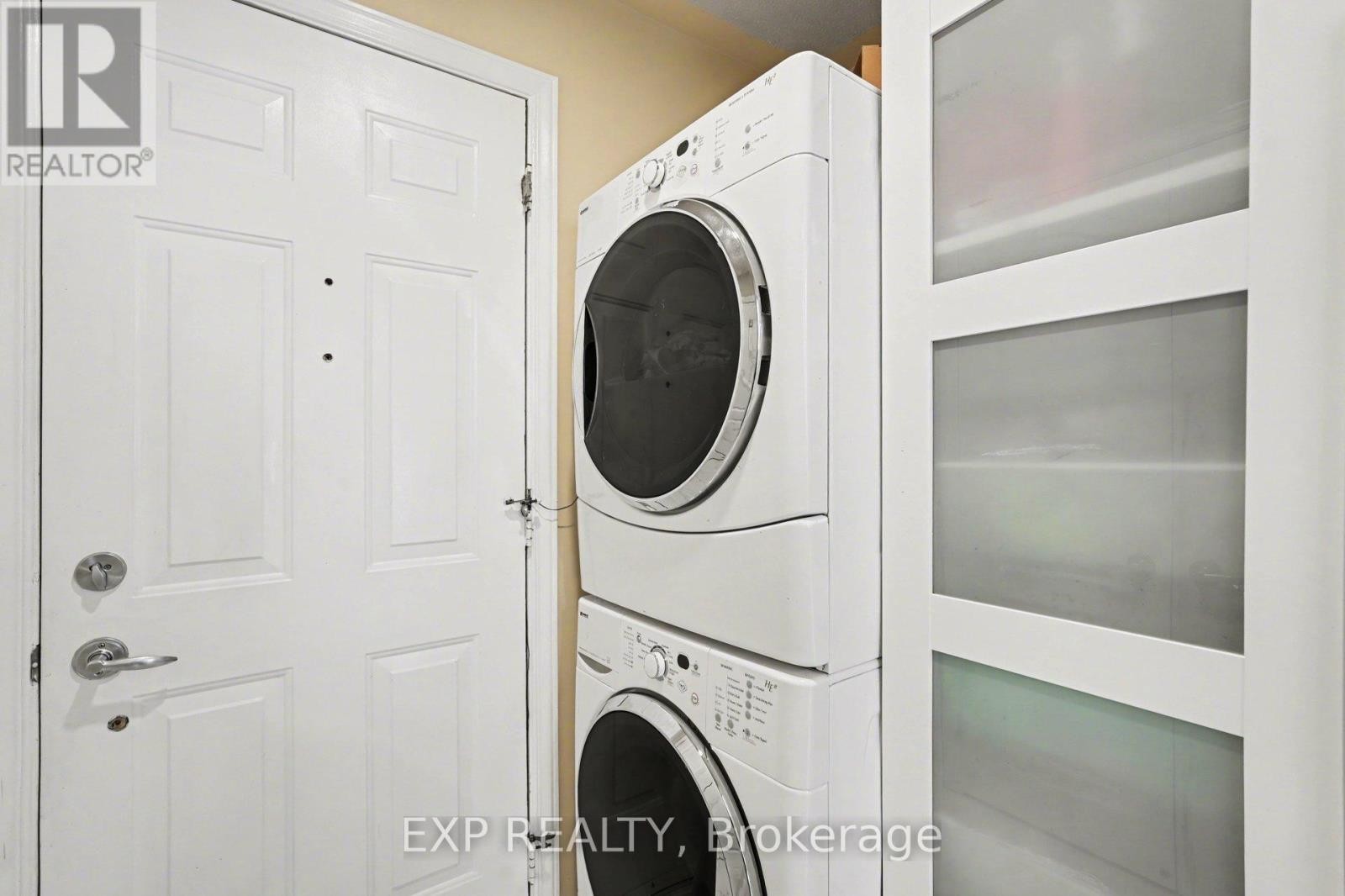 












41 BUNTING LANE

,
Ottawa,




Ontario
K2M2P7

