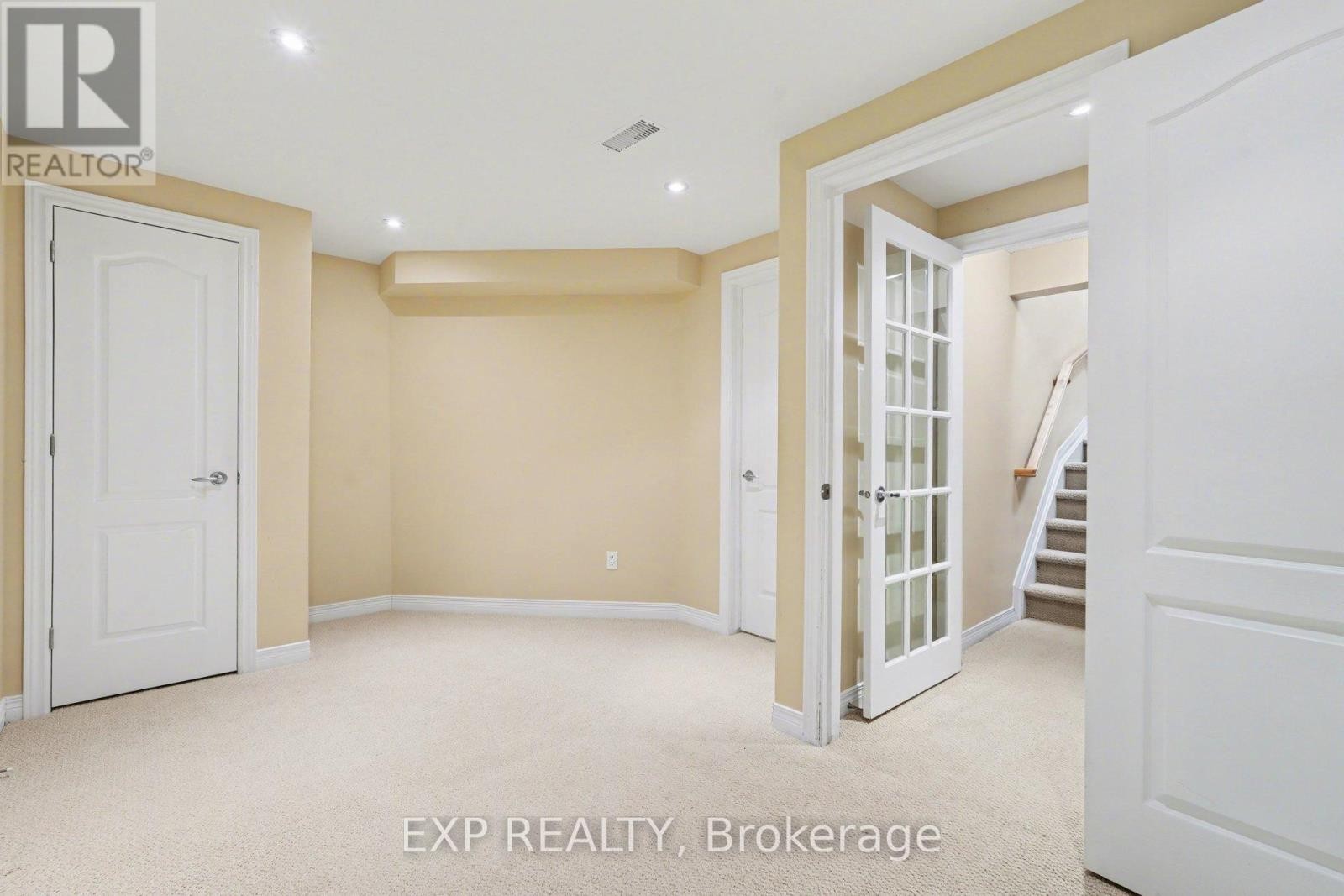 












41 BUNTING LANE

,
Ottawa,




Ontario
K2M2P7

