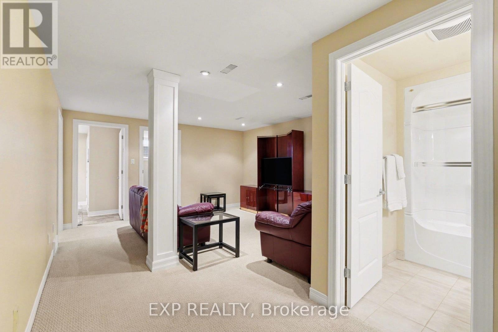 












41 BUNTING LANE

,
Ottawa,




Ontario
K2M2P7

