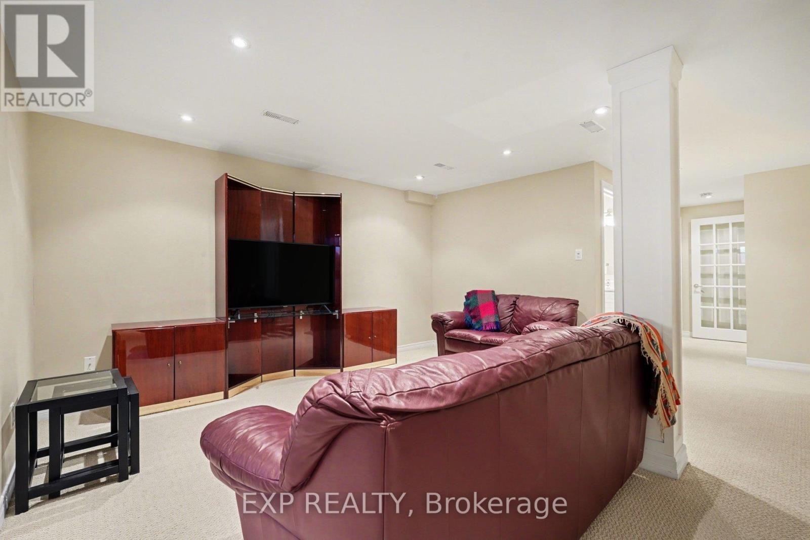 












41 BUNTING LANE

,
Ottawa,




Ontario
K2M2P7

