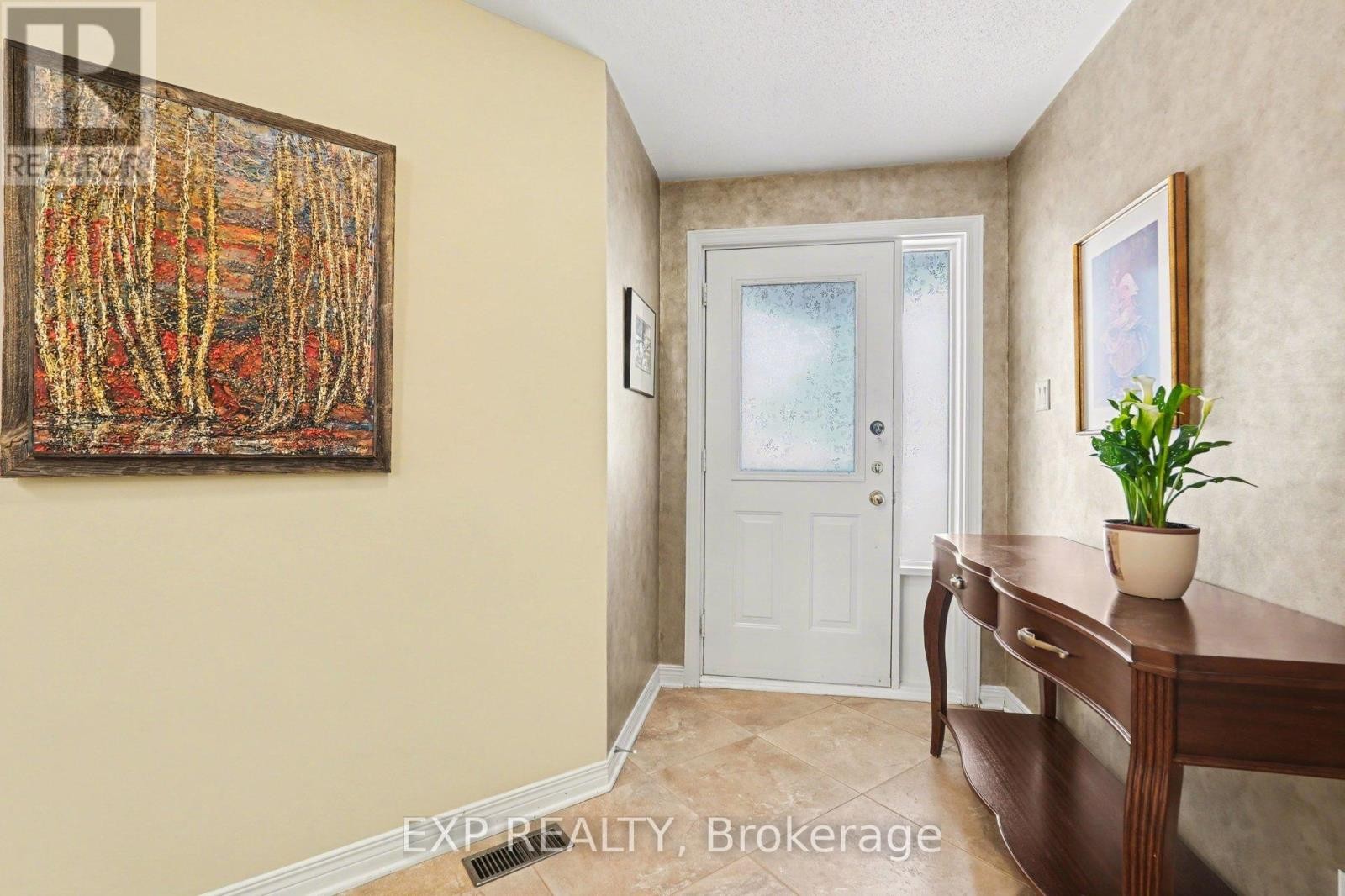 












41 BUNTING LANE

,
Ottawa,




Ontario
K2M2P7

