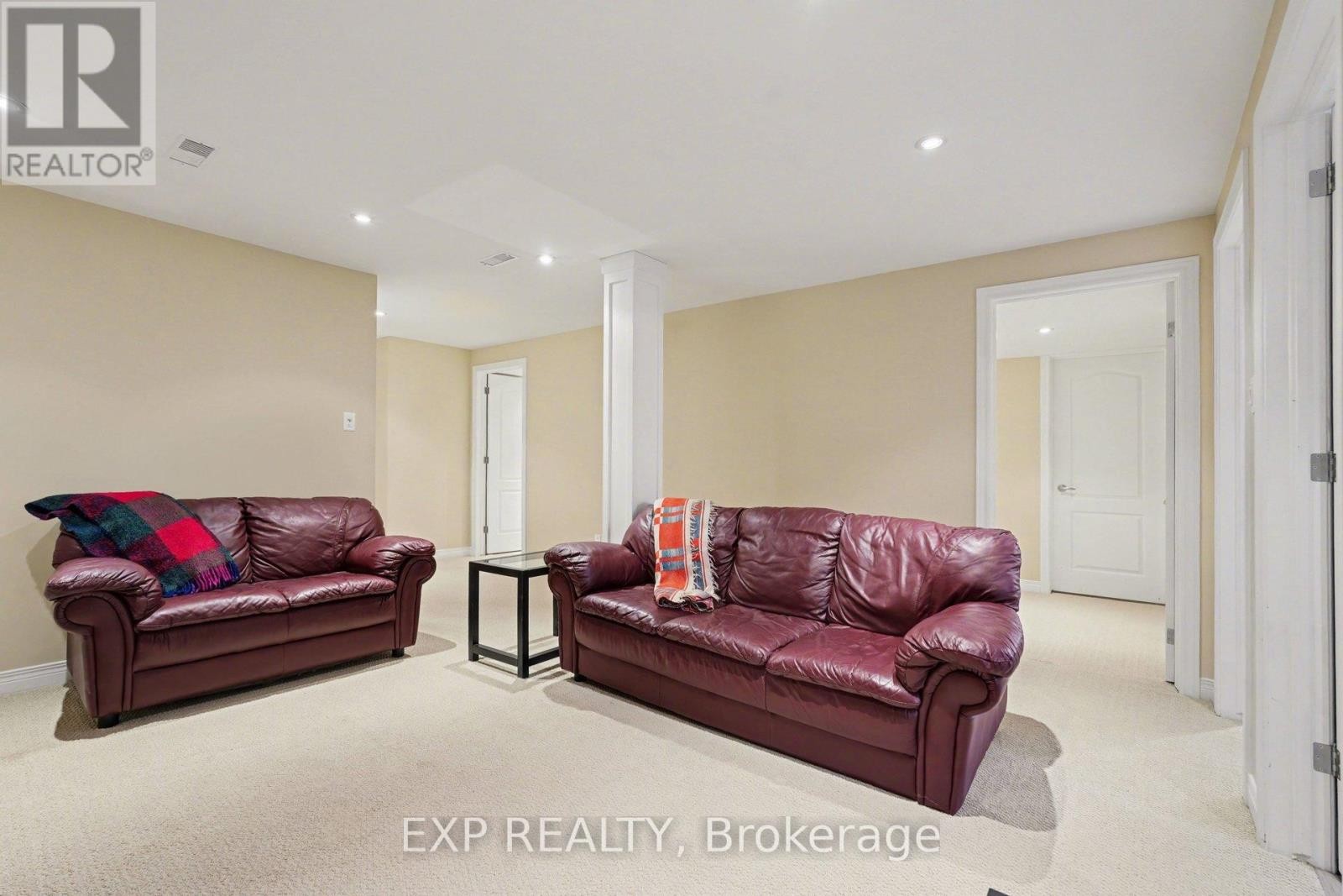 












41 BUNTING LANE

,
Ottawa,




Ontario
K2M2P7

