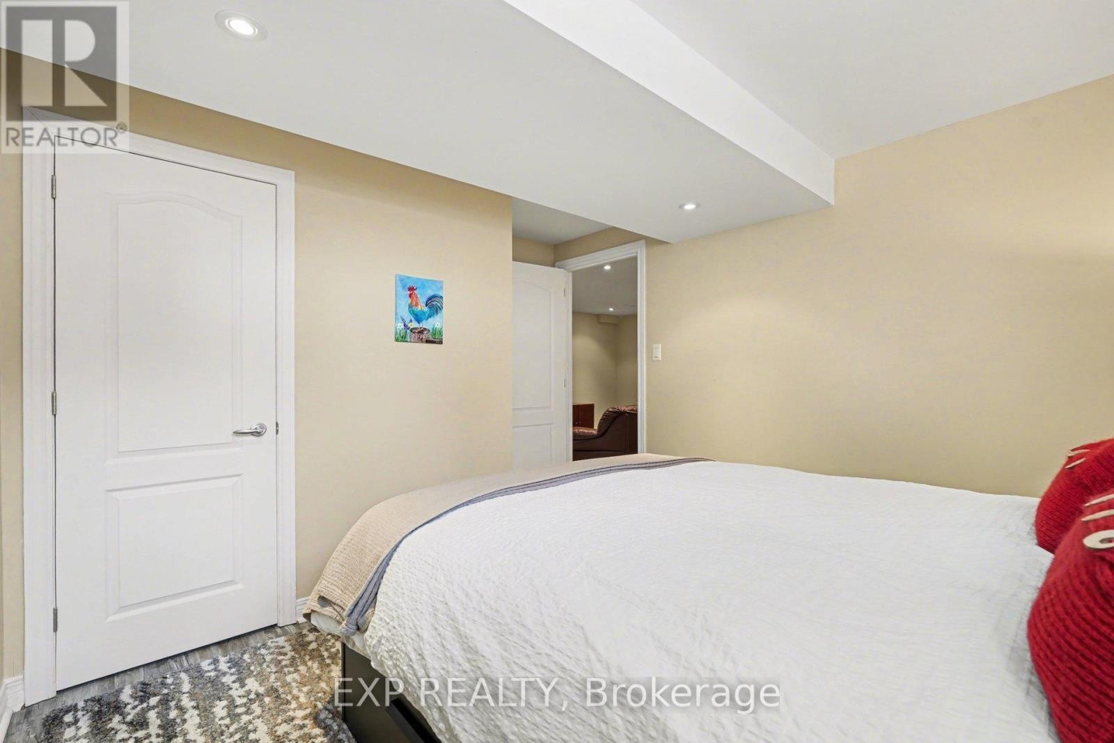 












41 BUNTING LANE

,
Ottawa,




Ontario
K2M2P7

