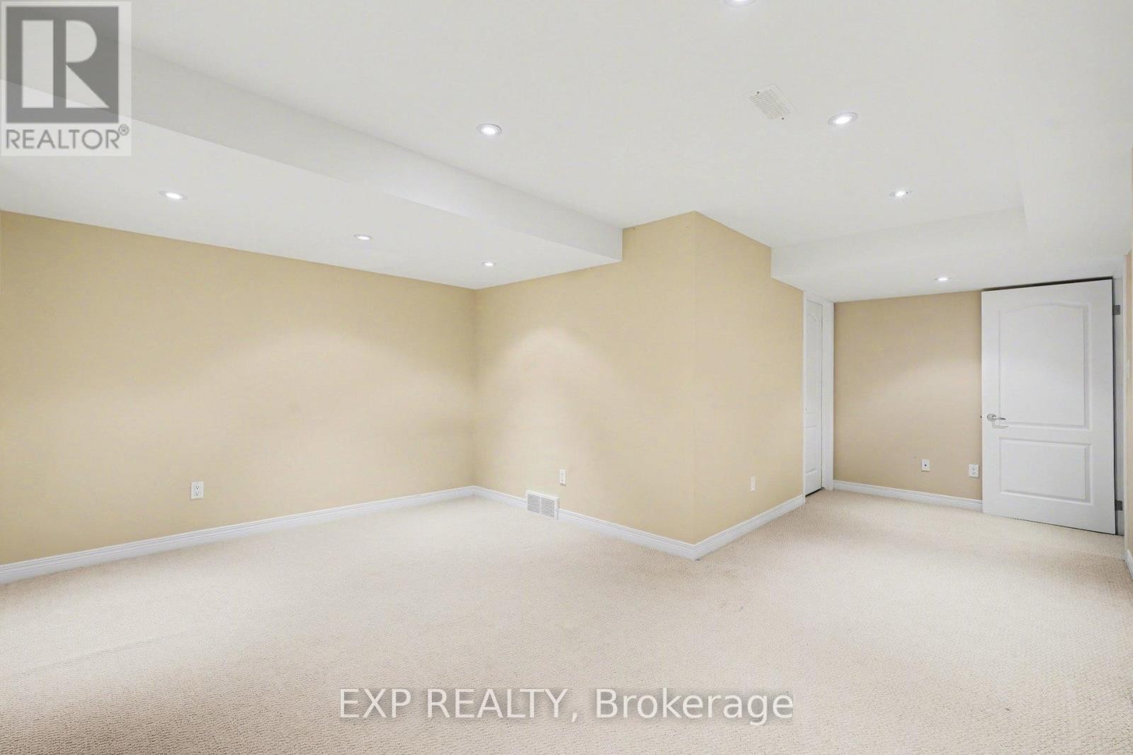 












41 BUNTING LANE

,
Ottawa,




Ontario
K2M2P7

