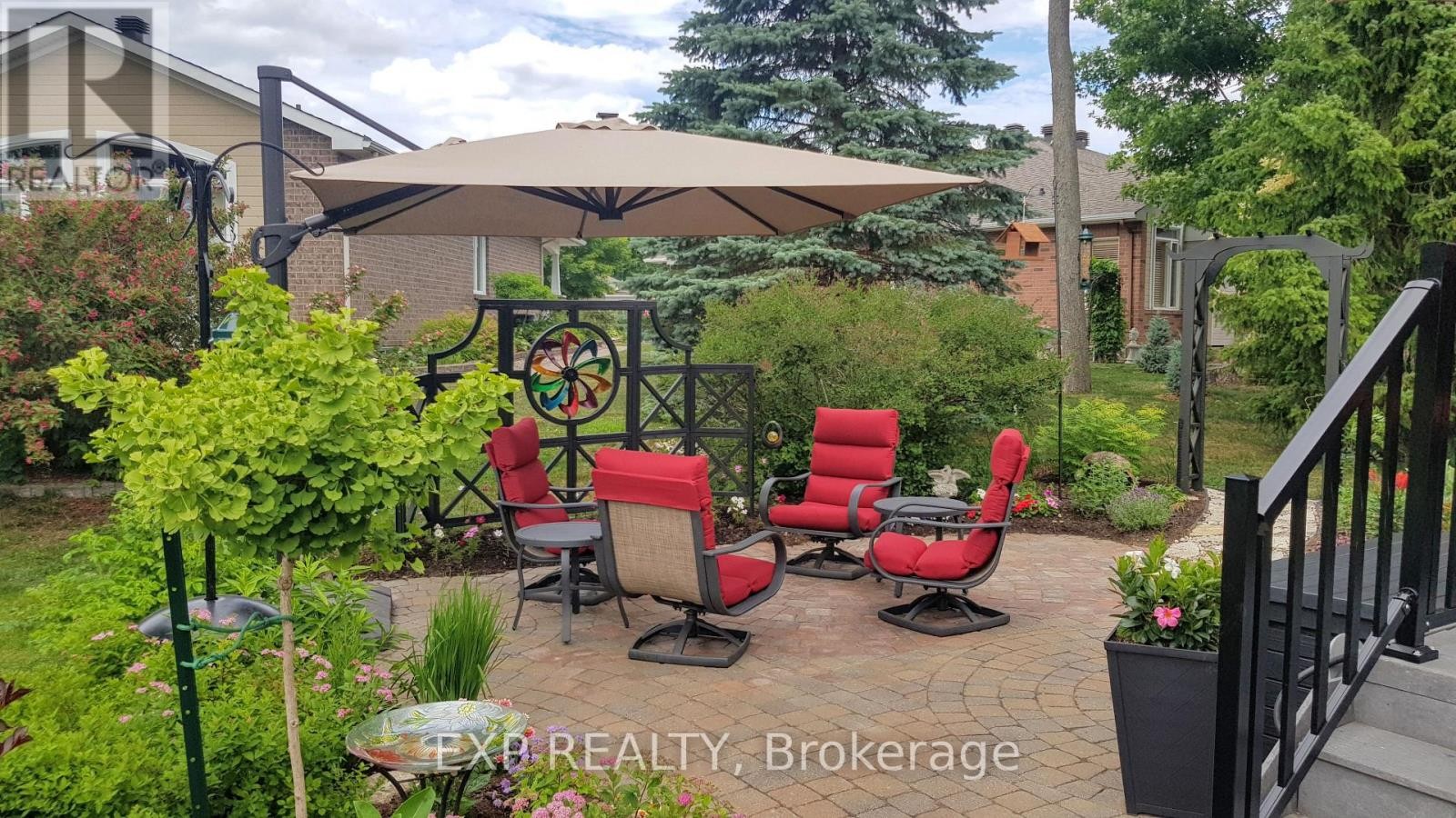 












41 BUNTING LANE

,
Ottawa,




Ontario
K2M2P7

