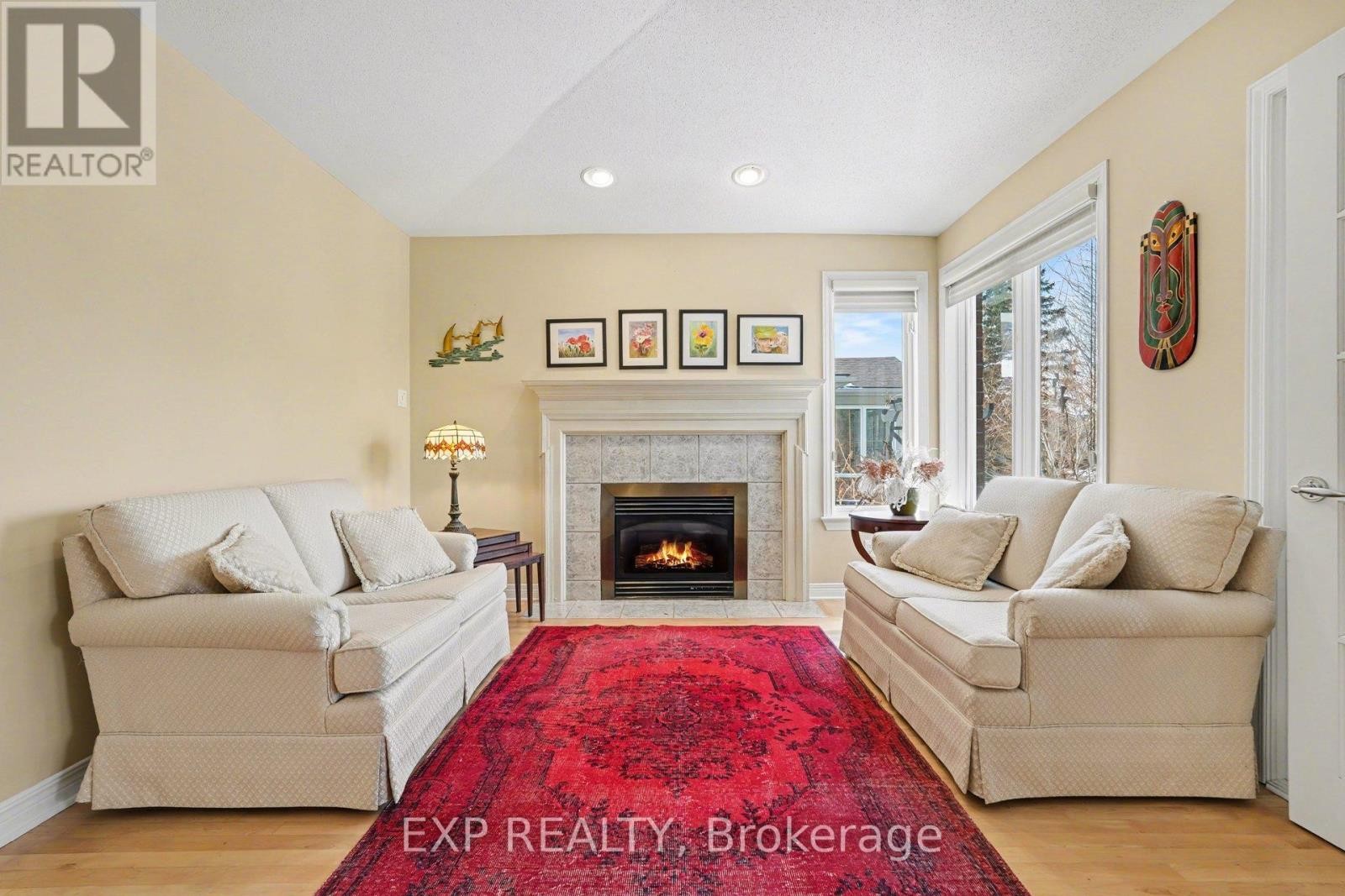 












41 BUNTING LANE

,
Ottawa,




Ontario
K2M2P7

