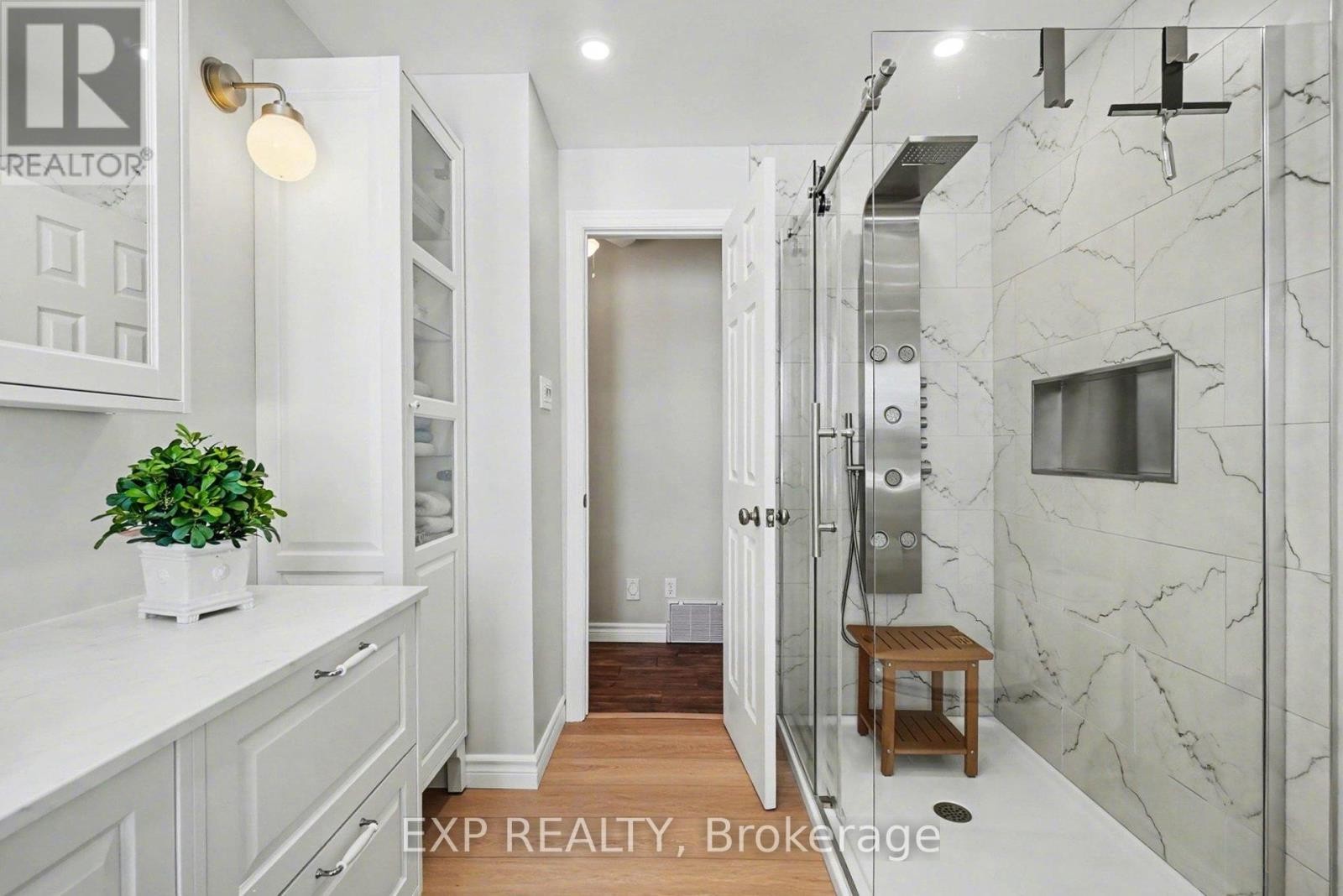 












3238 DROUIN ROAD

,
Clarence-Rockland,




Ontario
K0A2A0

