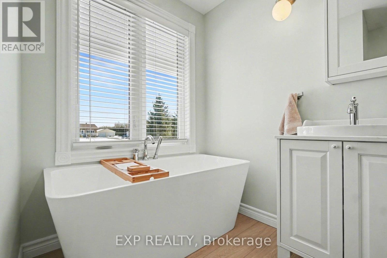 












3238 DROUIN ROAD

,
Clarence-Rockland,




Ontario
K0A2A0

