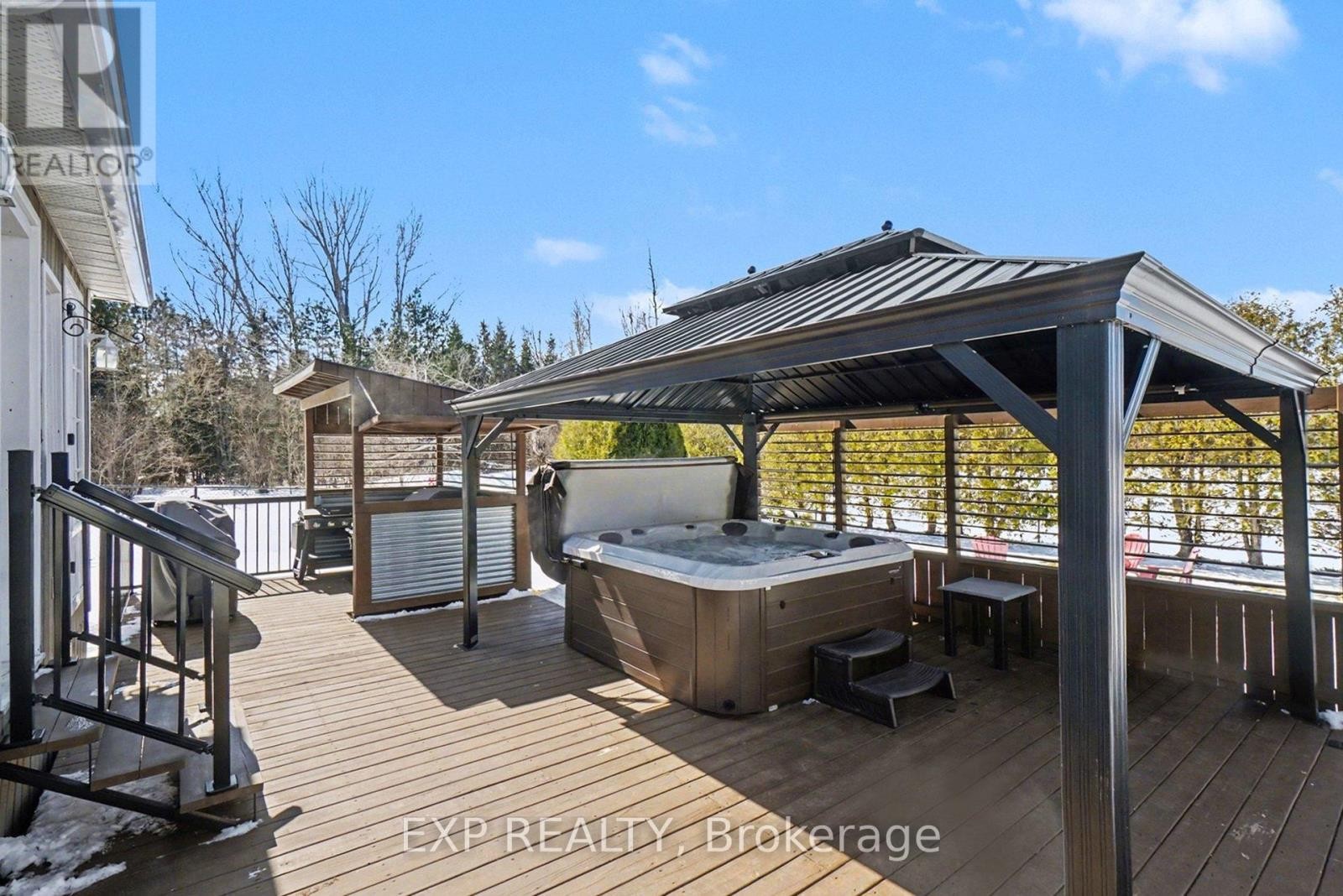 












3238 DROUIN ROAD

,
Clarence-Rockland,




Ontario
K0A2A0

