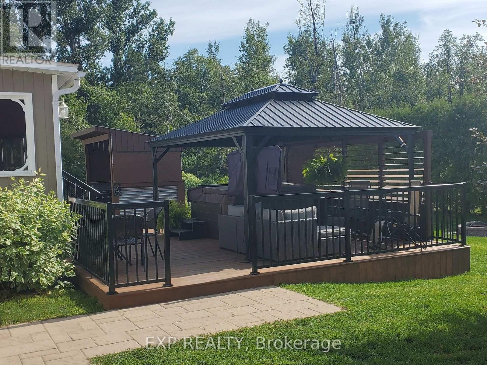 












3238 DROUIN ROAD

,
Clarence-Rockland,




Ontario
K0A2A0

