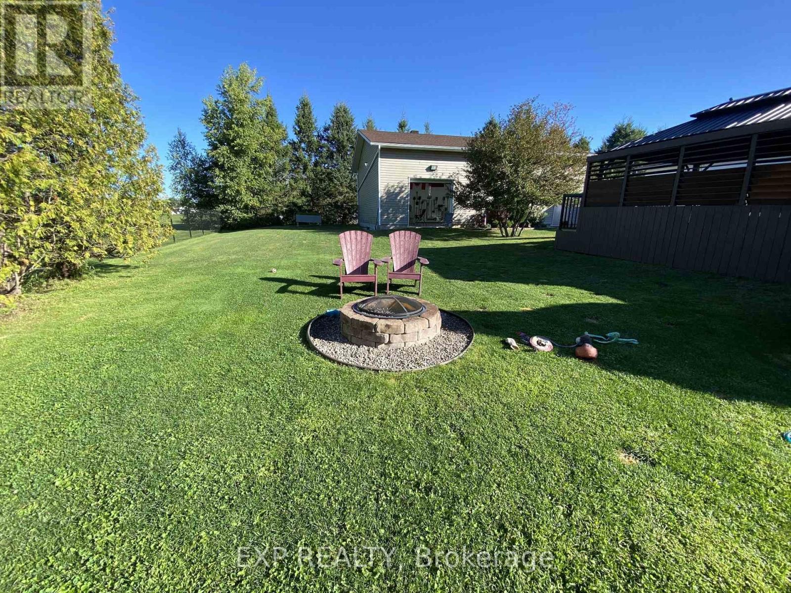 












3238 DROUIN ROAD

,
Clarence-Rockland,




Ontario
K0A2A0

