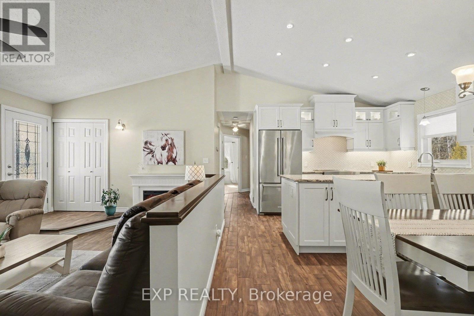 












3238 DROUIN ROAD

,
Clarence-Rockland,




Ontario
K0A2A0

