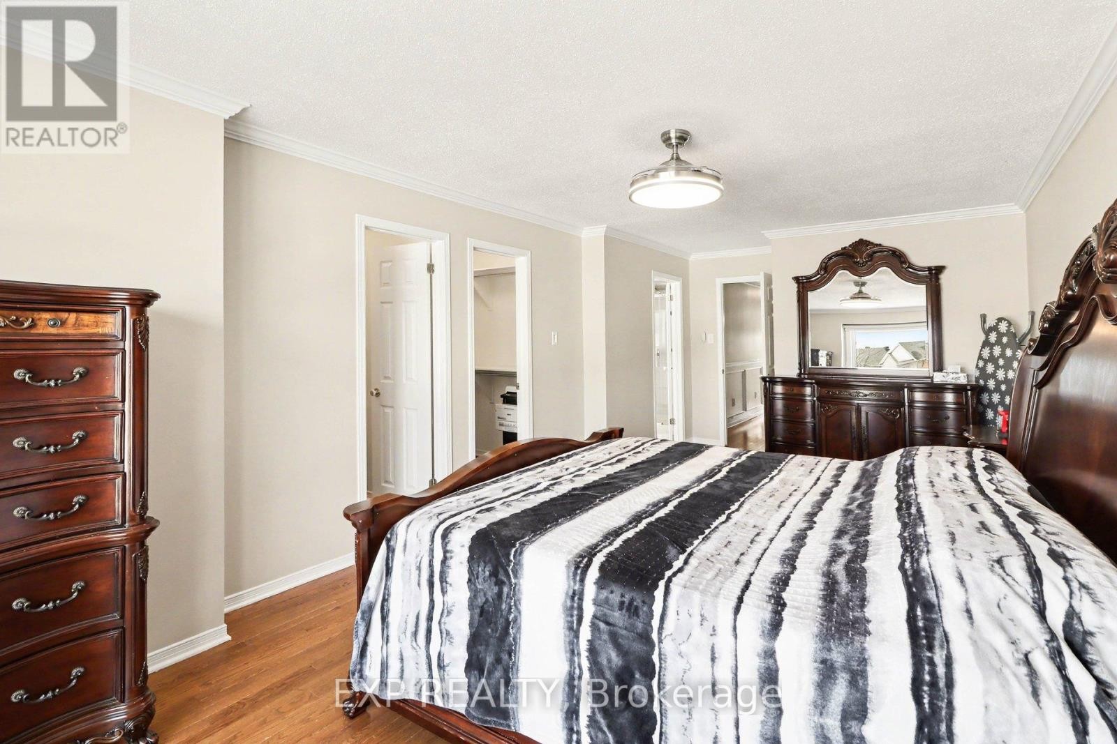 












4630 OGILVIE WALK CRESCENT

,
Ottawa,




Ontario
K1J1G7

