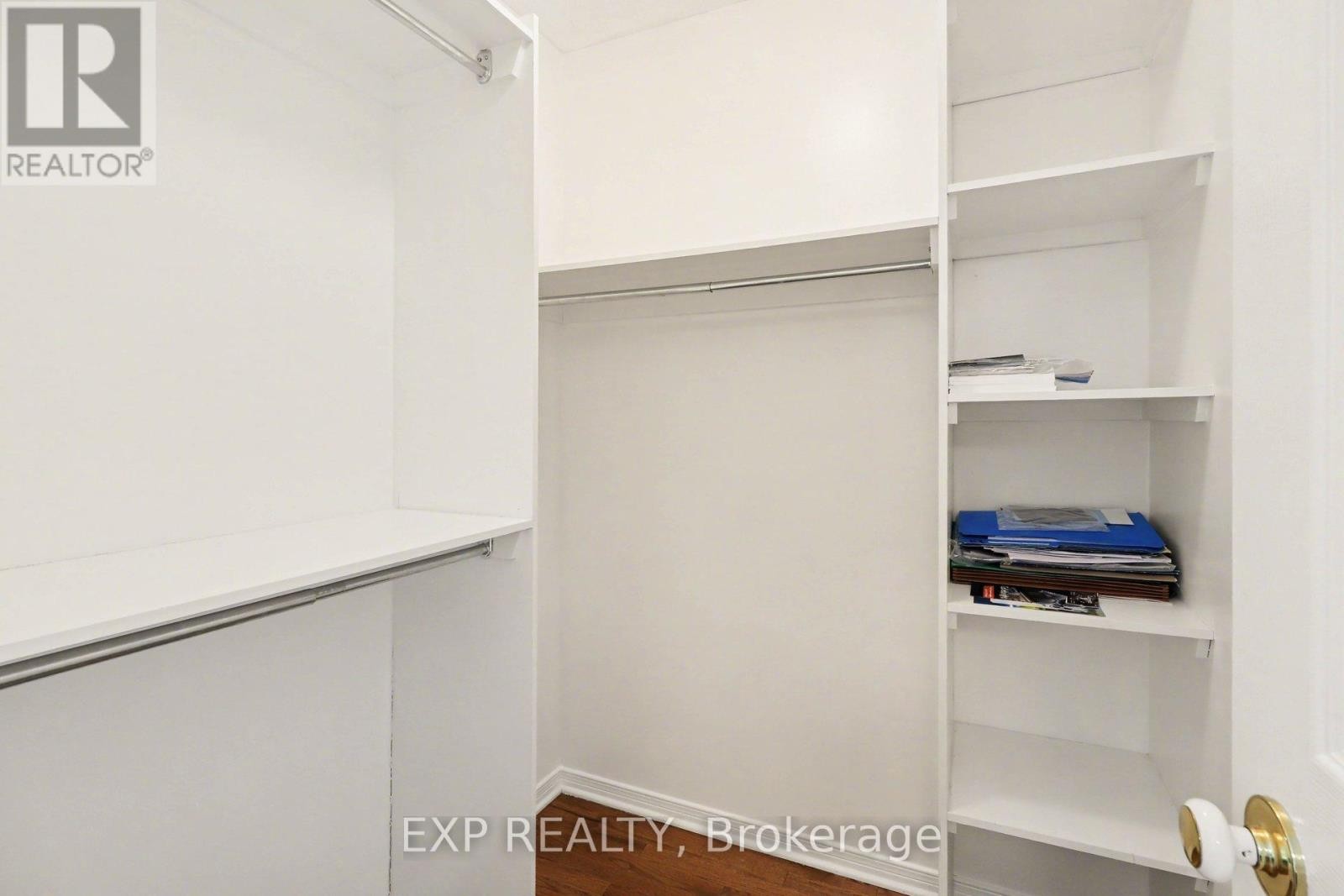 












4630 OGILVIE WALK CRESCENT

,
Ottawa,




Ontario
K1J1G7

