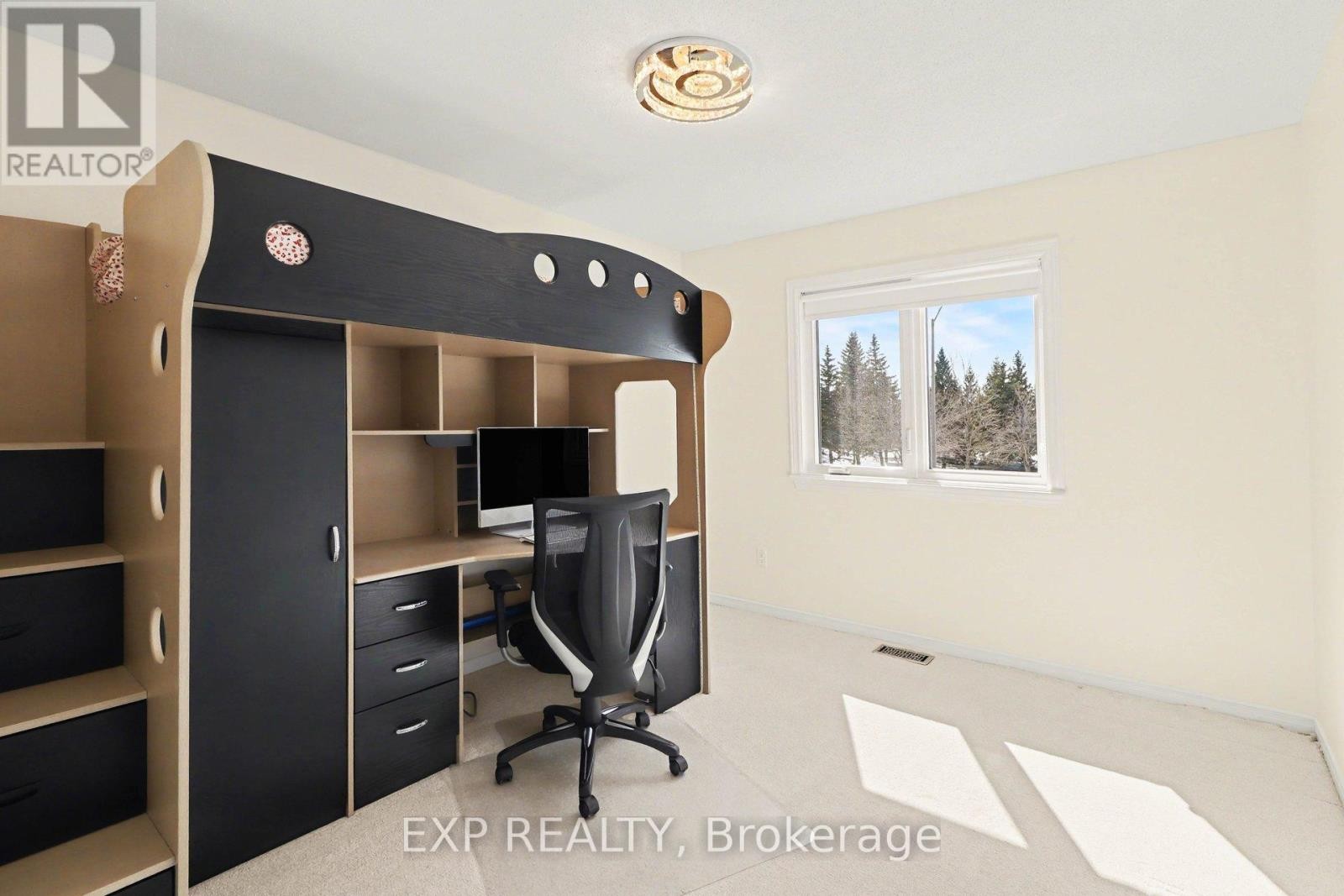 












4630 OGILVIE WALK CRESCENT

,
Ottawa,




Ontario
K1J1G7

