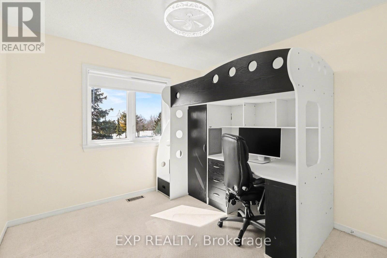 












4630 OGILVIE WALK CRESCENT

,
Ottawa,




Ontario
K1J1G7

