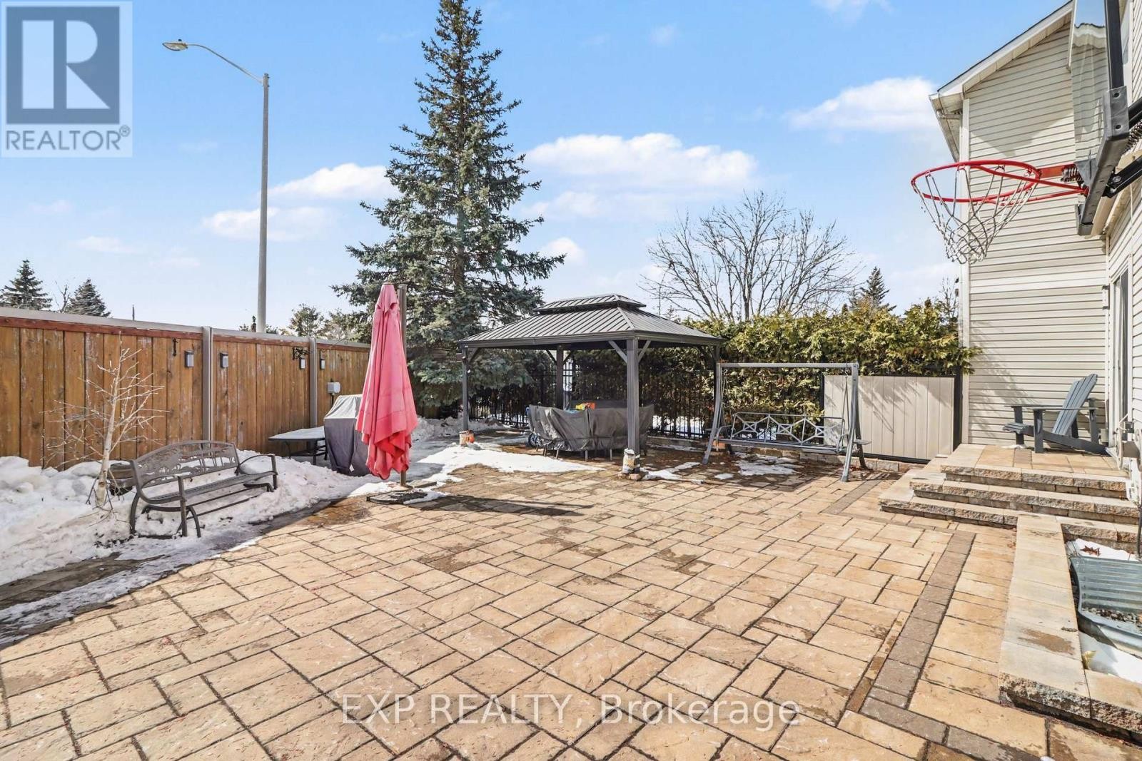 












4630 OGILVIE WALK CRESCENT

,
Ottawa,




Ontario
K1J1G7

