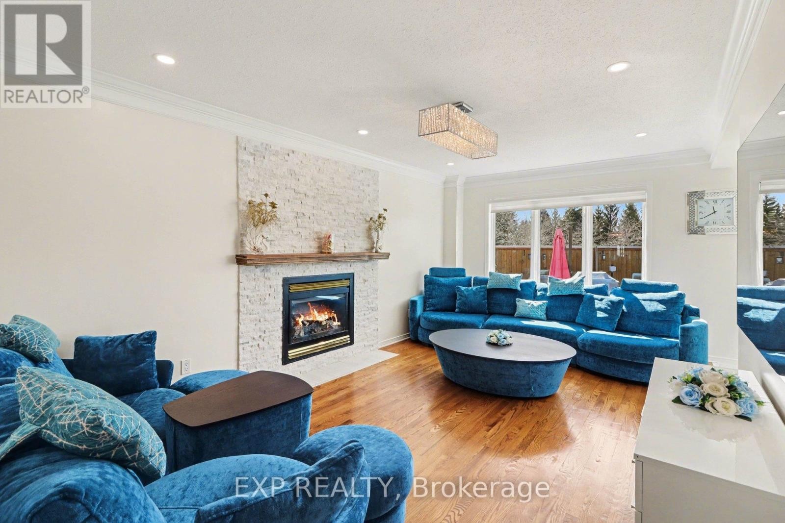 












4630 OGILVIE WALK CRESCENT

,
Ottawa,




Ontario
K1J1G7

