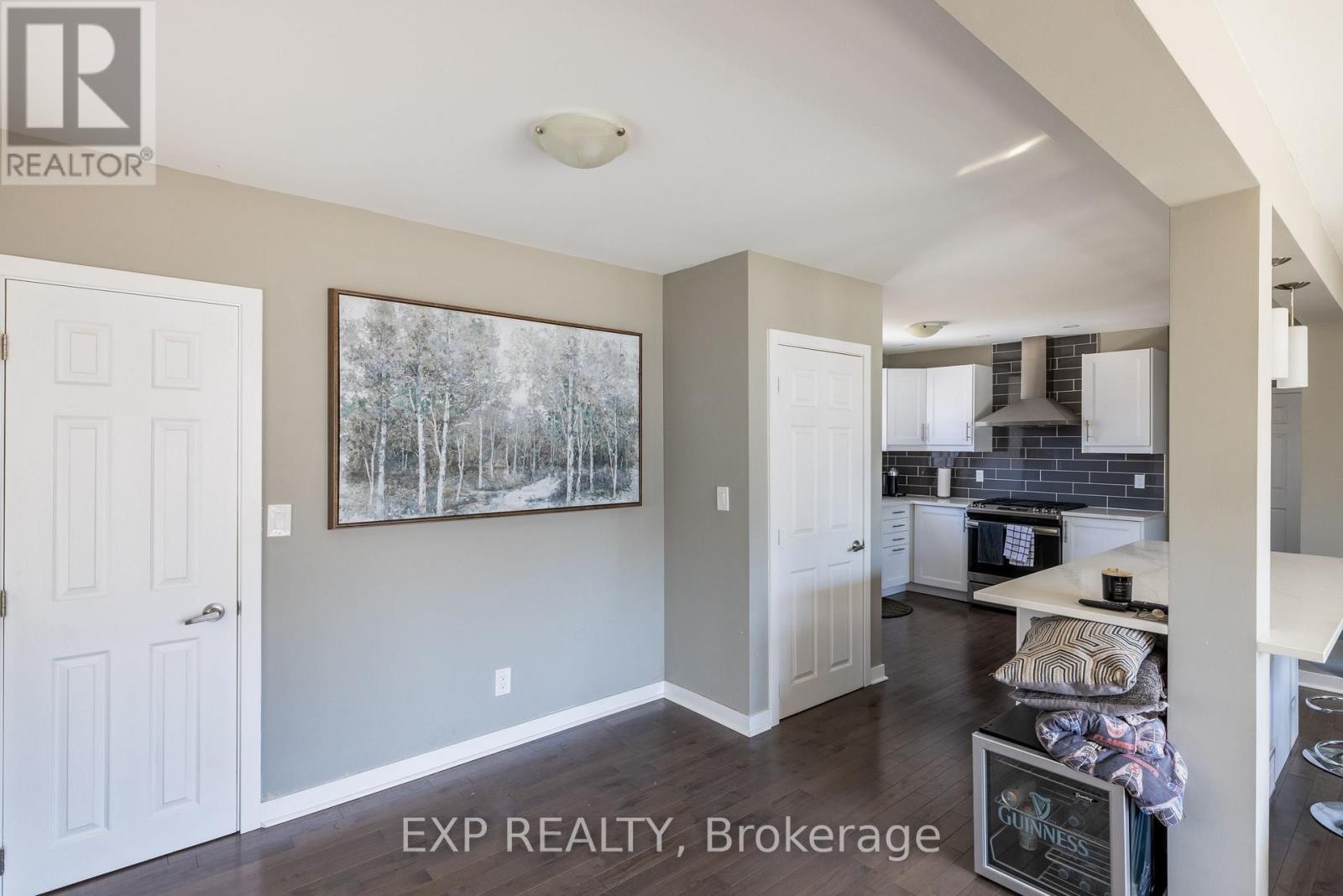 












35 WITHROW AVENUE

,
Ottawa,




Ontario
K2G2H7

